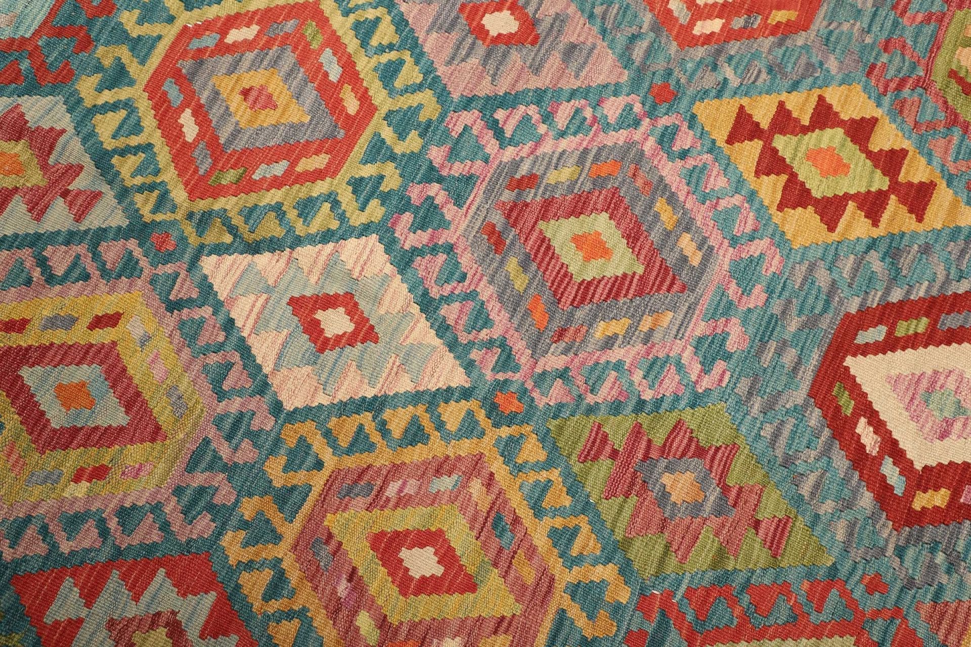 Hand-Woven Wool Kilim Pakistani Rug, 216 × 293 cm