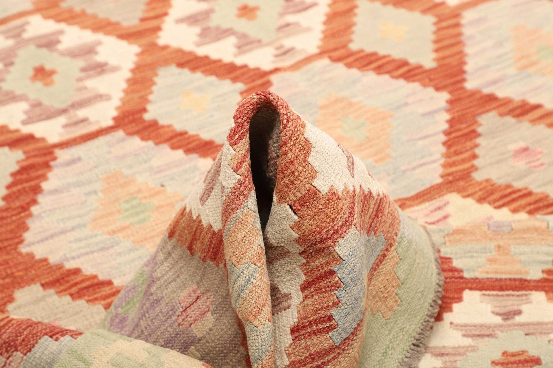 Hand-Woven Wool Kilim Pakistani Rug, 208 × 306 cm
