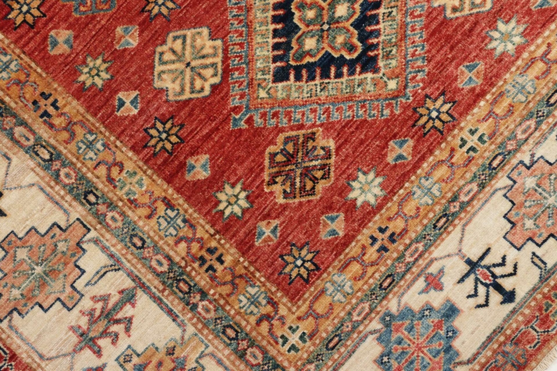 kazak-orientteppich-201-x-298-cm-schurwolle-handgeknupft-5 Hand-Knotted Wool Kazak Pakistani Rug, 201 × 298 cm