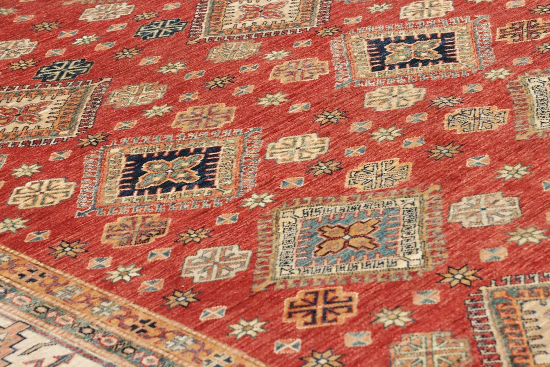kazak-orientteppich-201-x-298-cm-schurwolle-handgeknupft-7 Hand-Knotted Wool Kazak Pakistani Rug, 201 × 298 cm