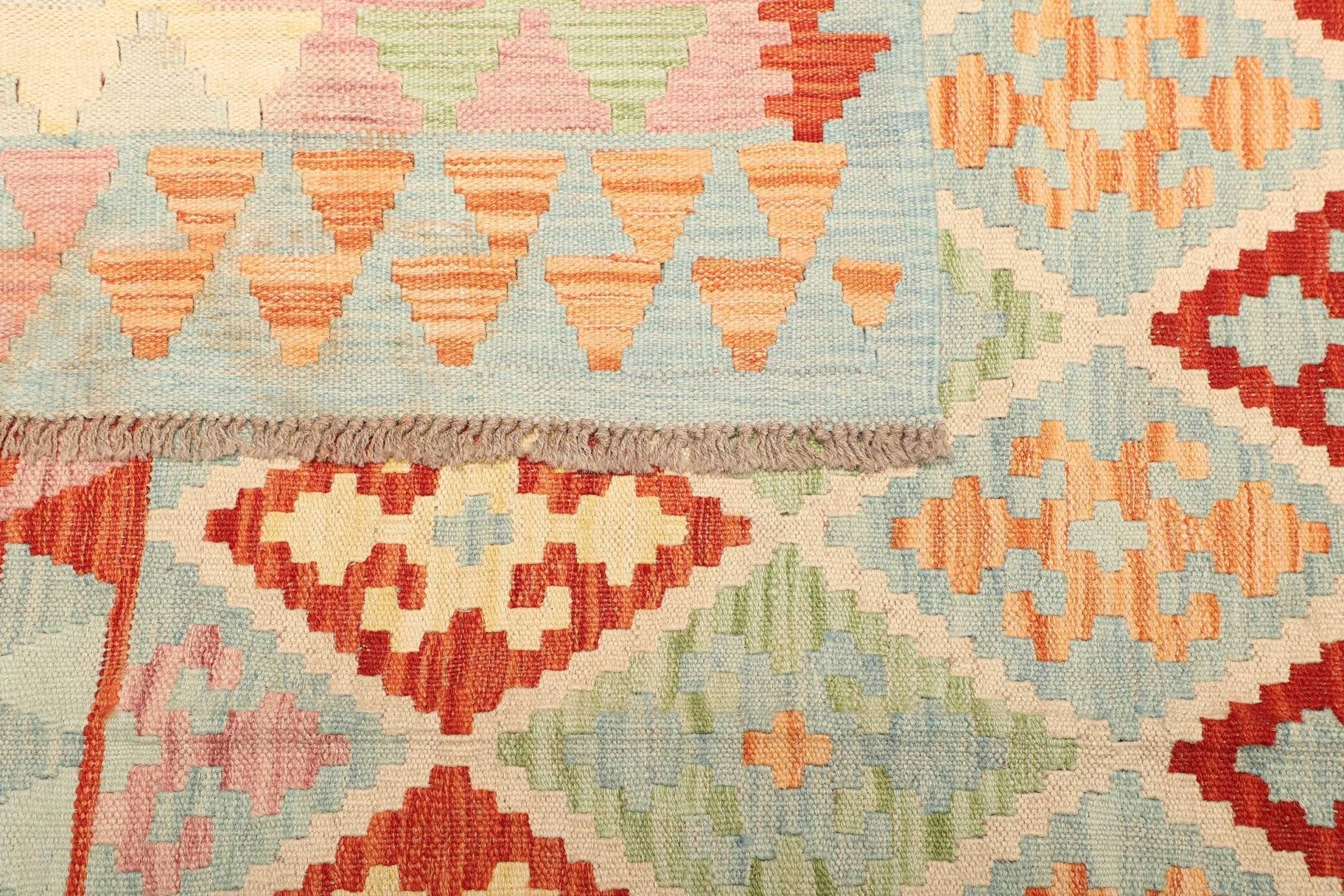 Hand-Woven Wool Kilim Pakistani Rug, 207 × 291 cm