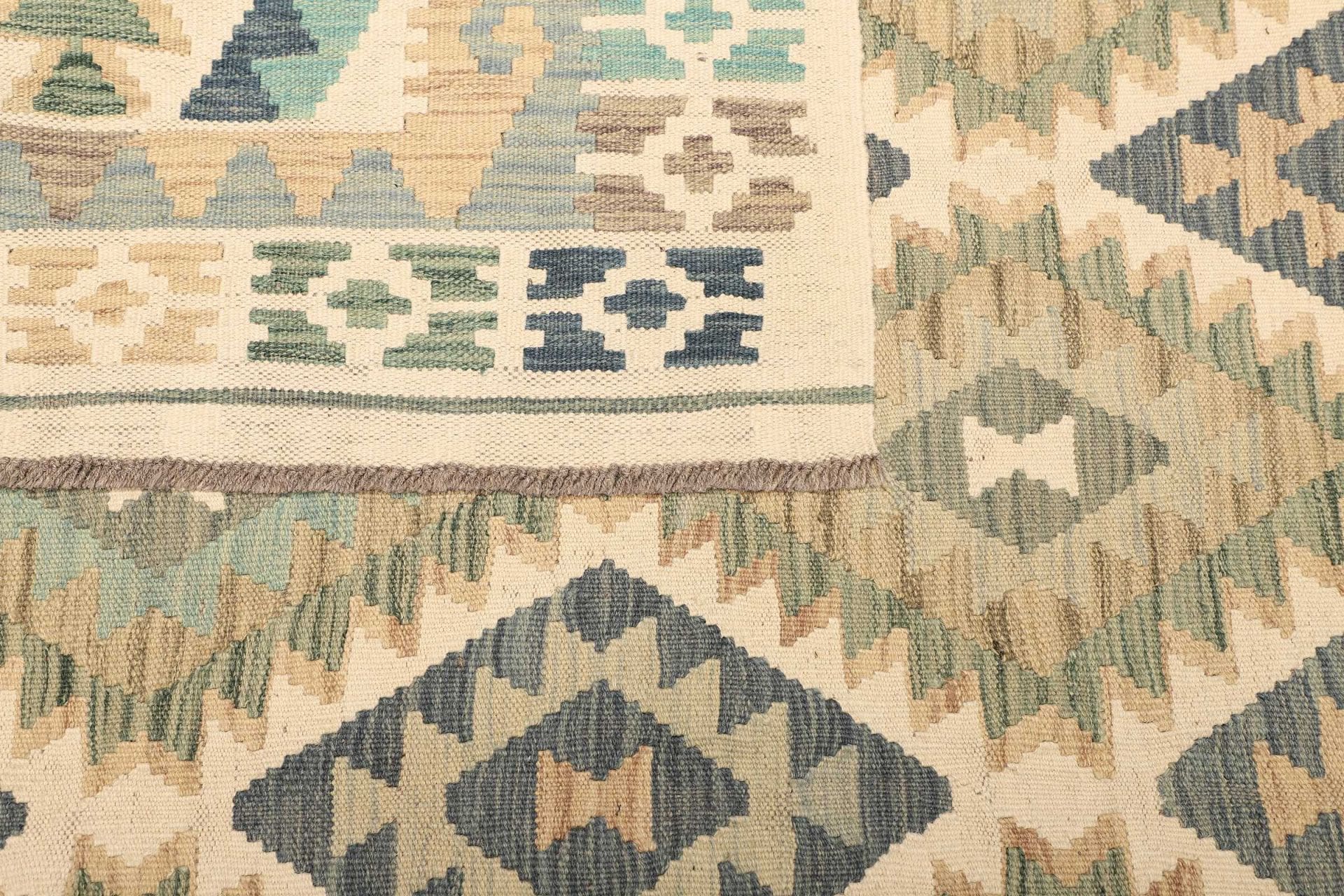 Hand-Woven Wool Kilim Pakistani Rug, 210 × 289 cm