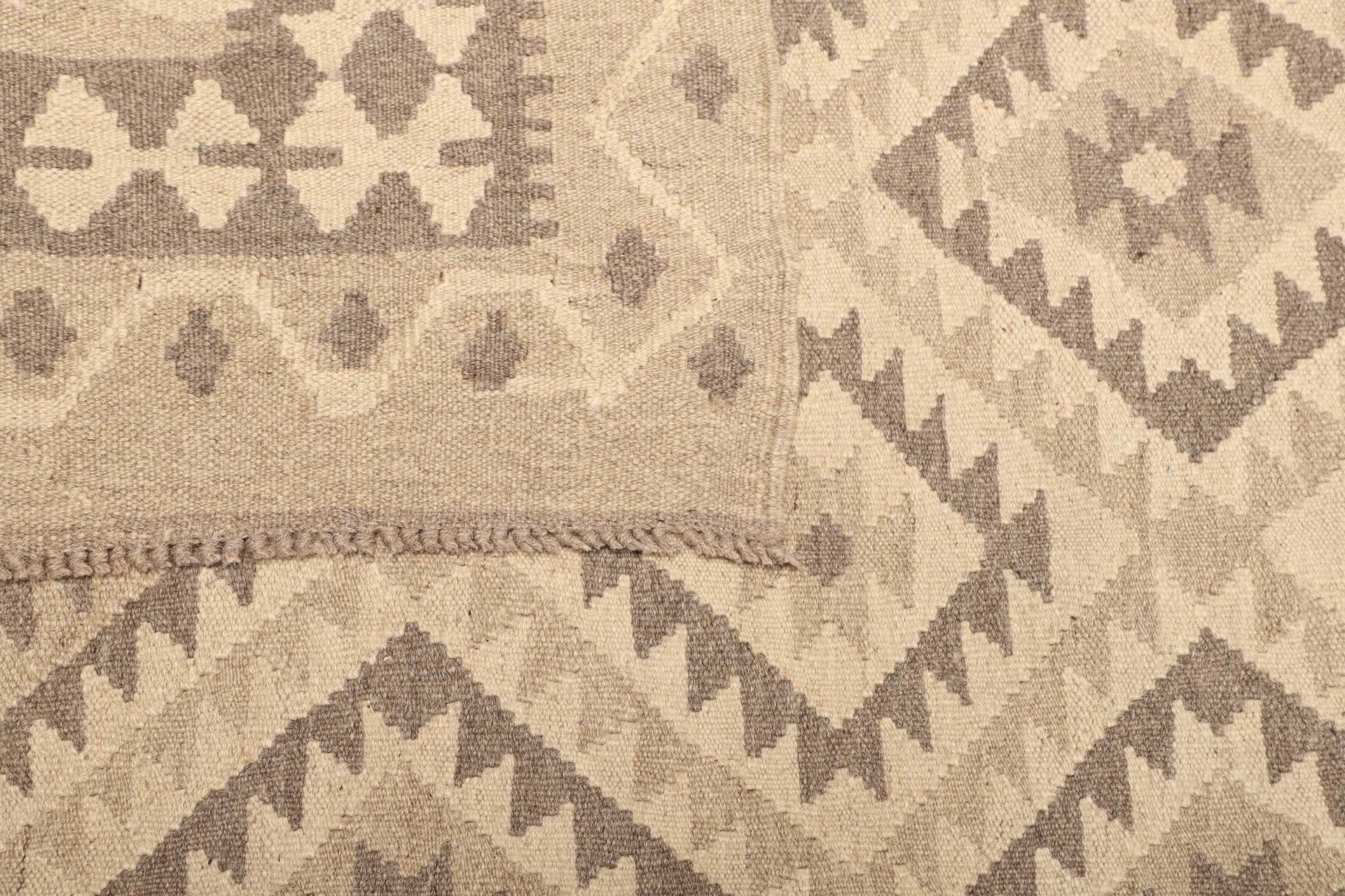 Kilim Pakistani Rug — hand-woven, 206 × 292 cm, Wool