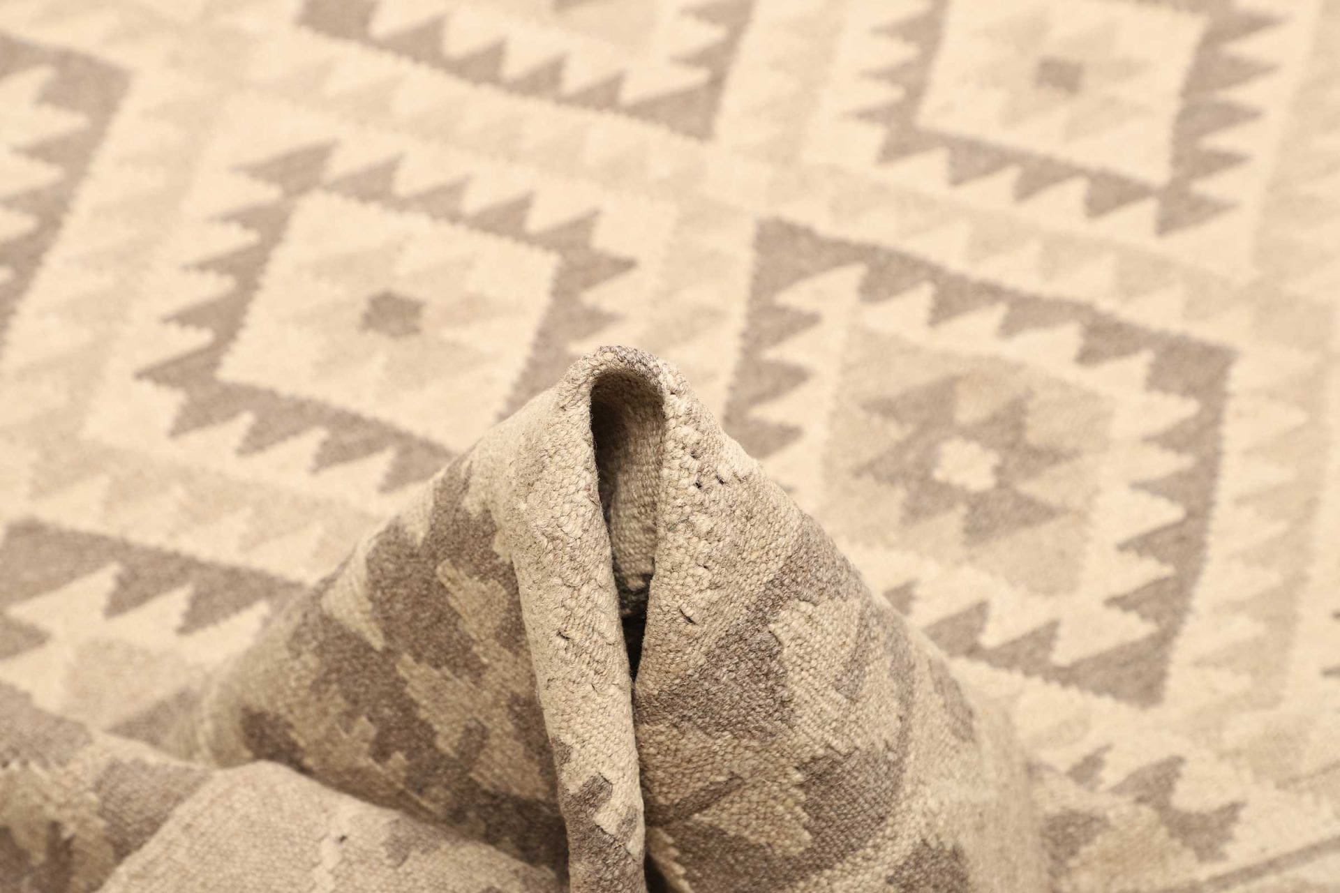Kilim Pakistani Rug — hand-woven, 206 × 292 cm, Wool