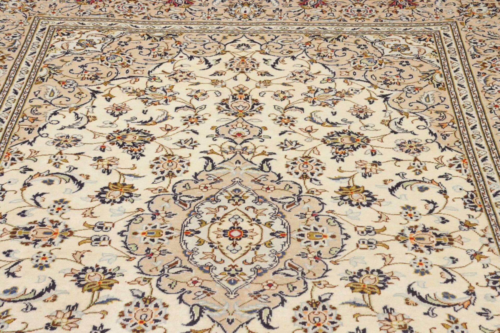 Kashan Persian Rug — hand-knotted, 193 × 298 cm, Wool