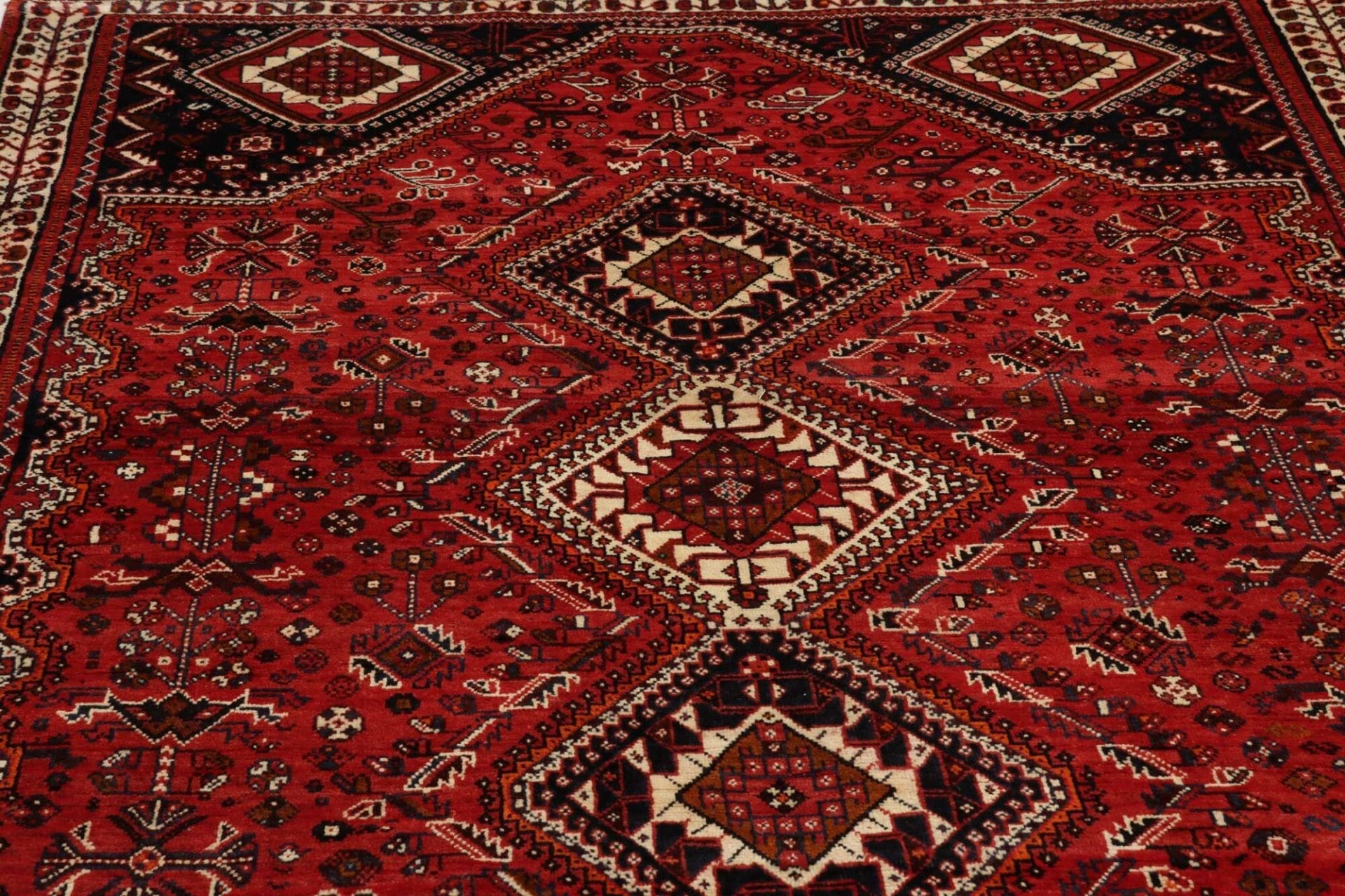 Shiraz Persian Rug — hand-knotted, 186 × 285 cm, Wool