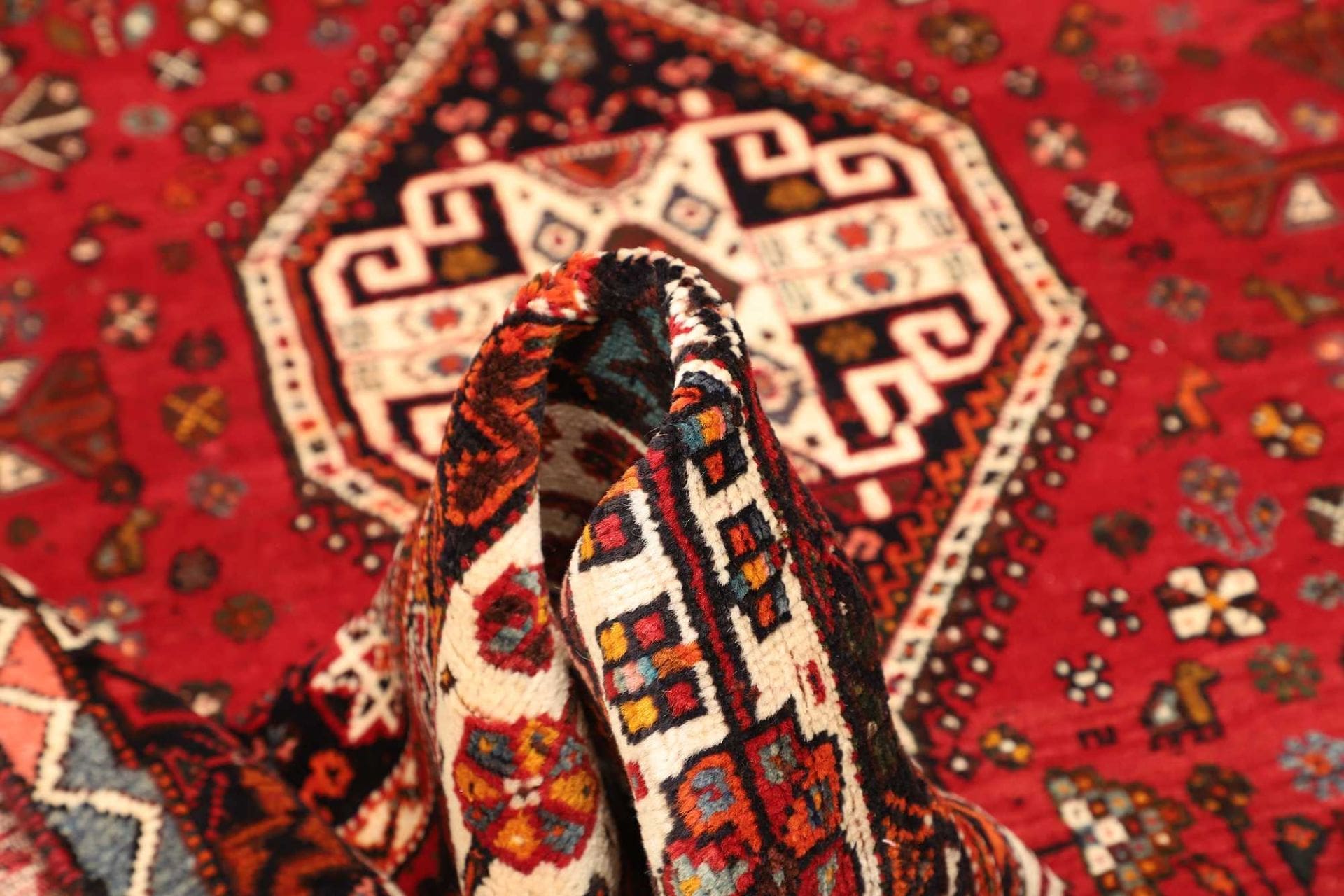 Shiraz Persian Rug 218 × 305 cm, Wool, hand-knotted