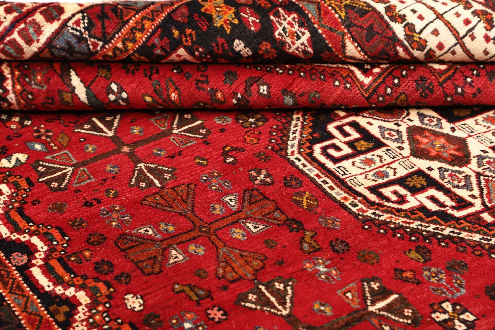 Shiraz Persian Rug 218 × 305 cm, Wool, hand-knotted