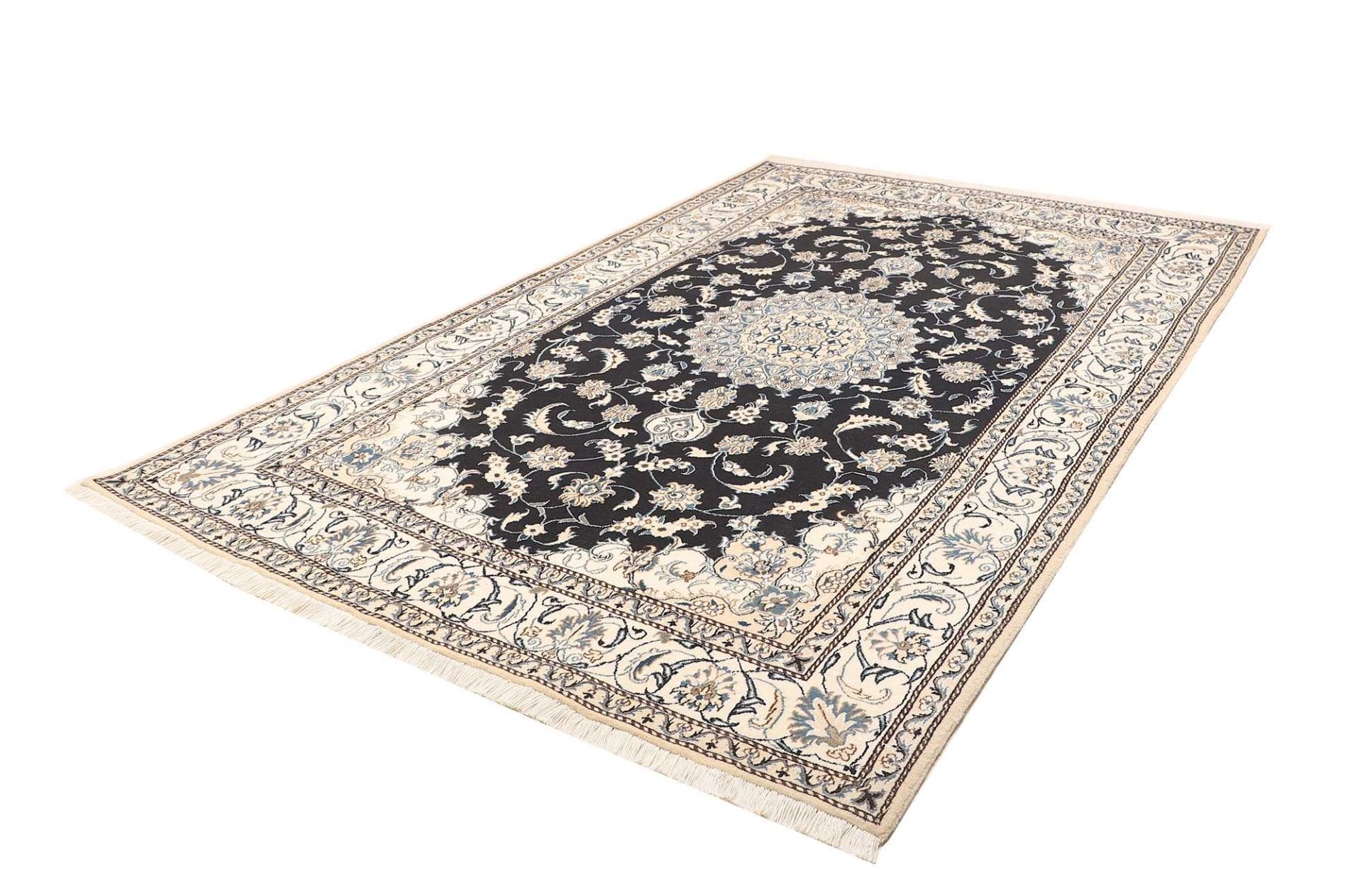 Nain Persian Rug 193 × 295 cm, Wool, hand-knotted
