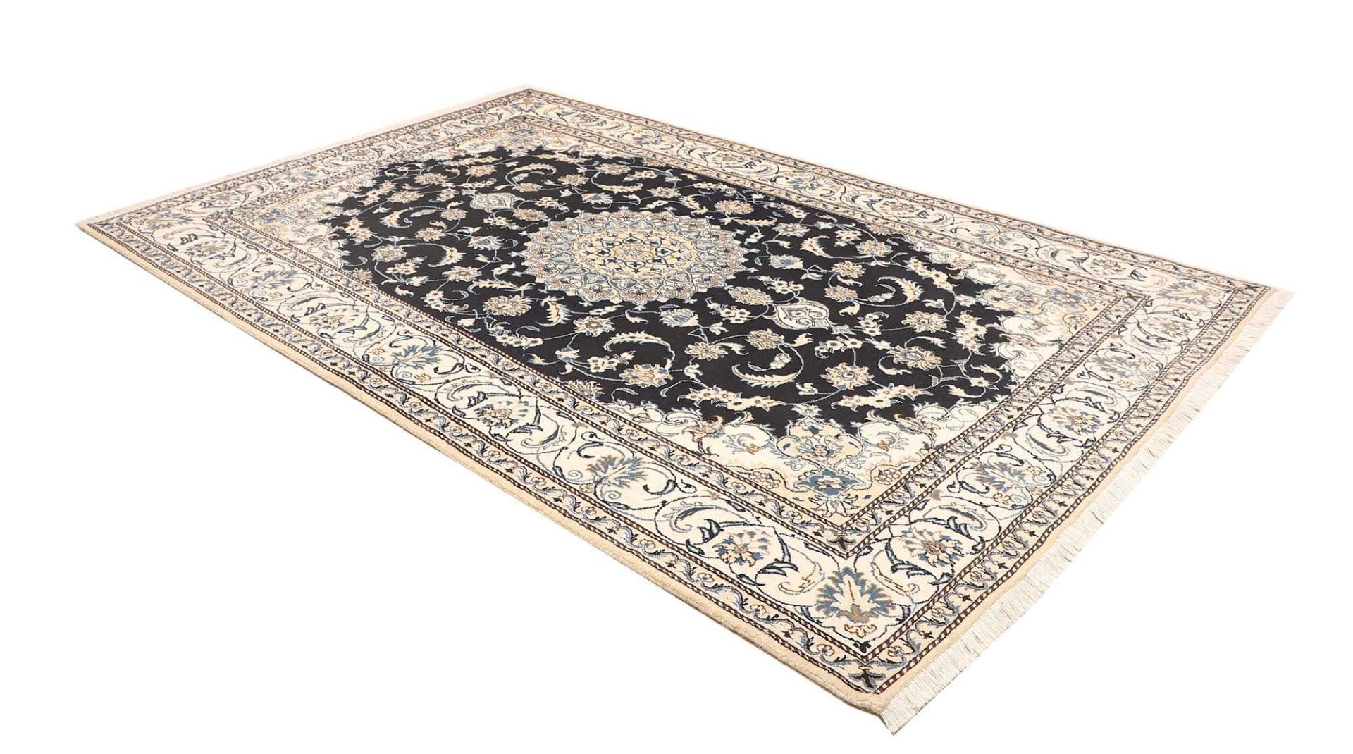 Nain Persian Rug 193 × 295 cm, Wool, hand-knotted