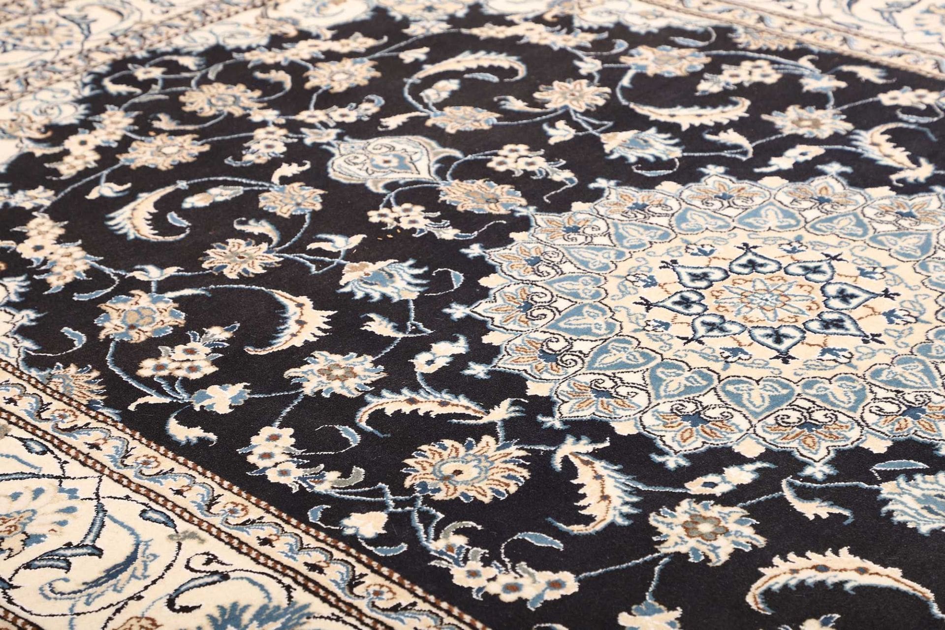 Nain Persian Rug 193 × 295 cm, Wool, hand-knotted