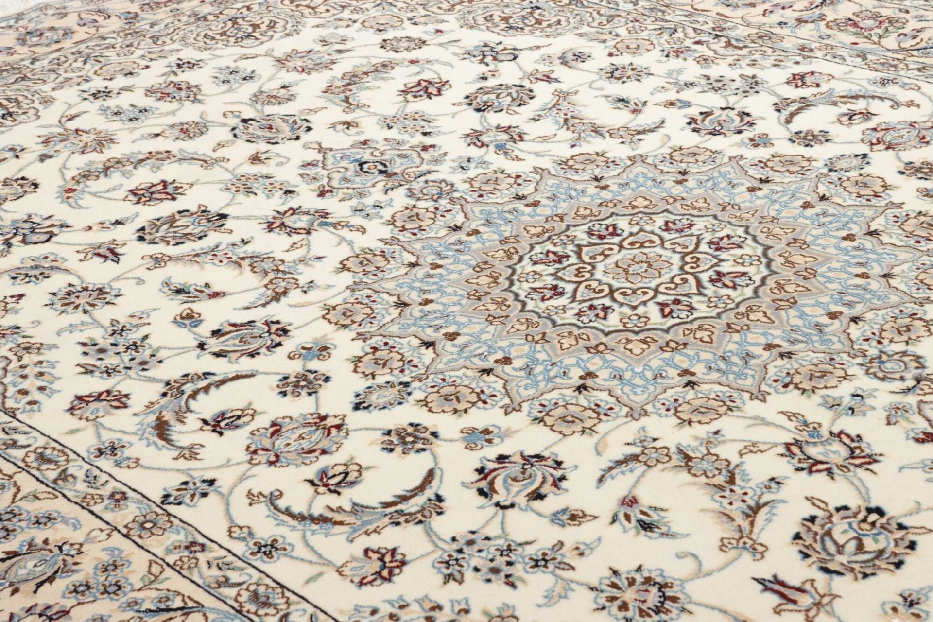 Hand-Knotted Wool Nain Persian Rug, 205 × 302 cm