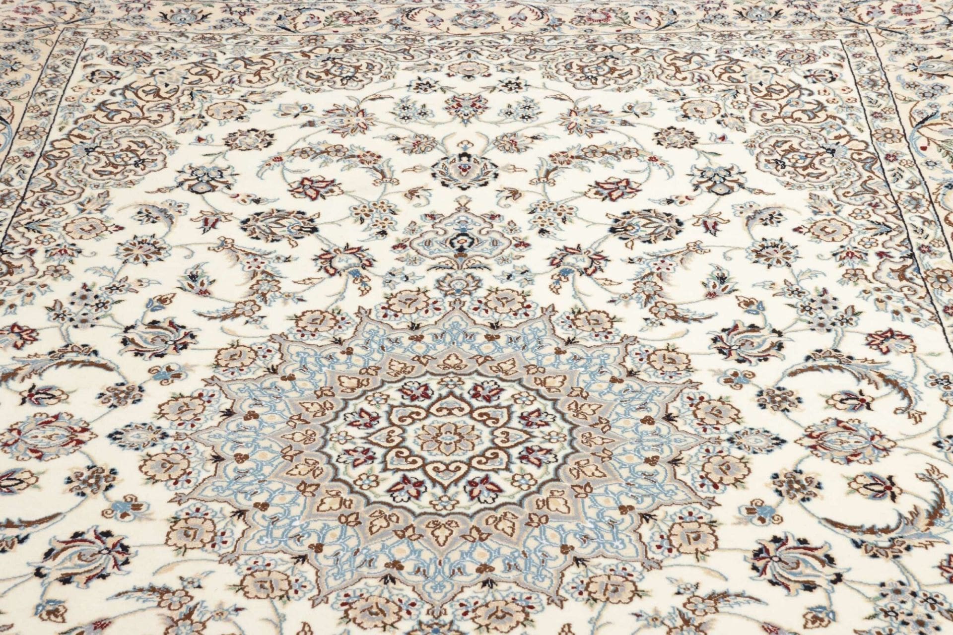 Hand-Knotted Wool Nain Persian Rug, 205 × 302 cm