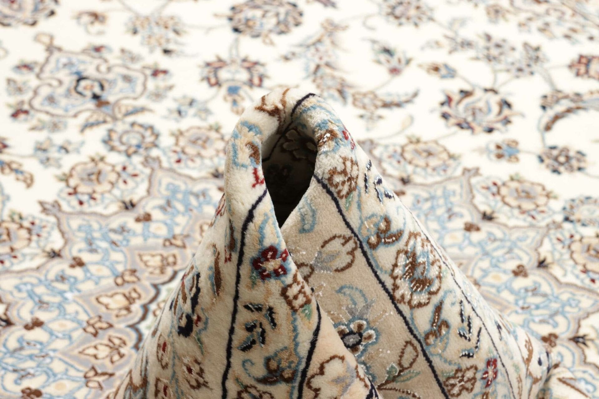 Hand-Knotted Wool Nain Persian Rug, 205 × 302 cm