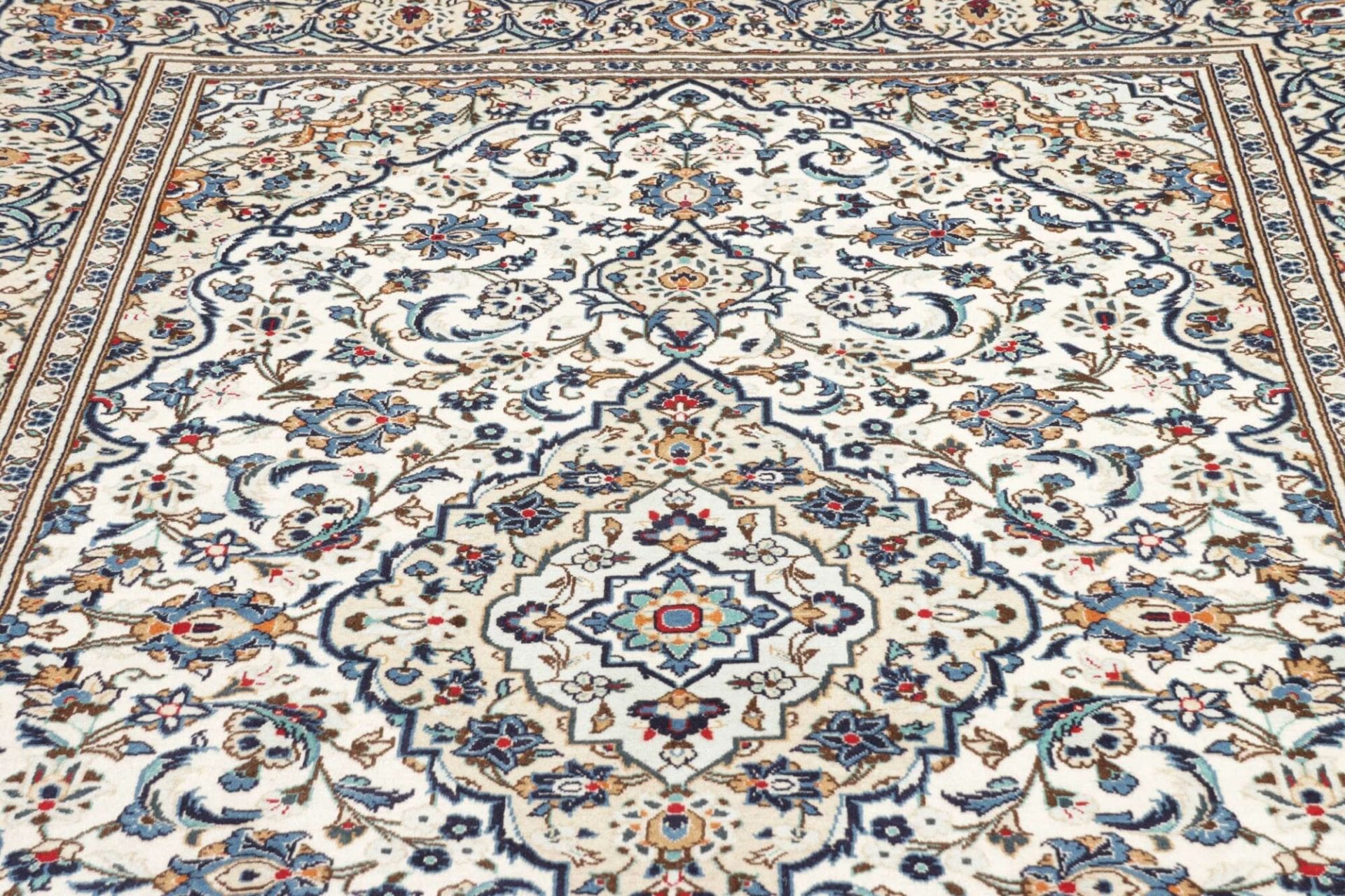 Kashan Persian Rug — hand-knotted, 199 × 300 cm, Wool