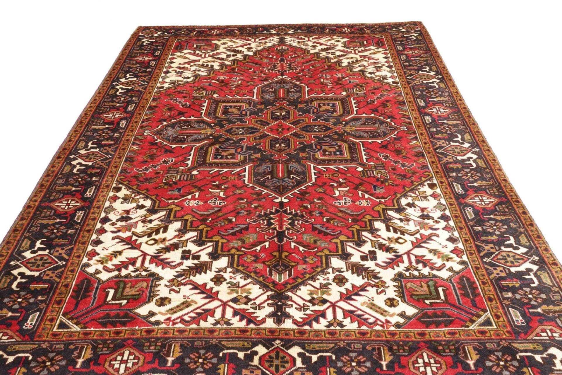 Heriz Persian Rug 198 × 280 cm, Wool, hand-knotted