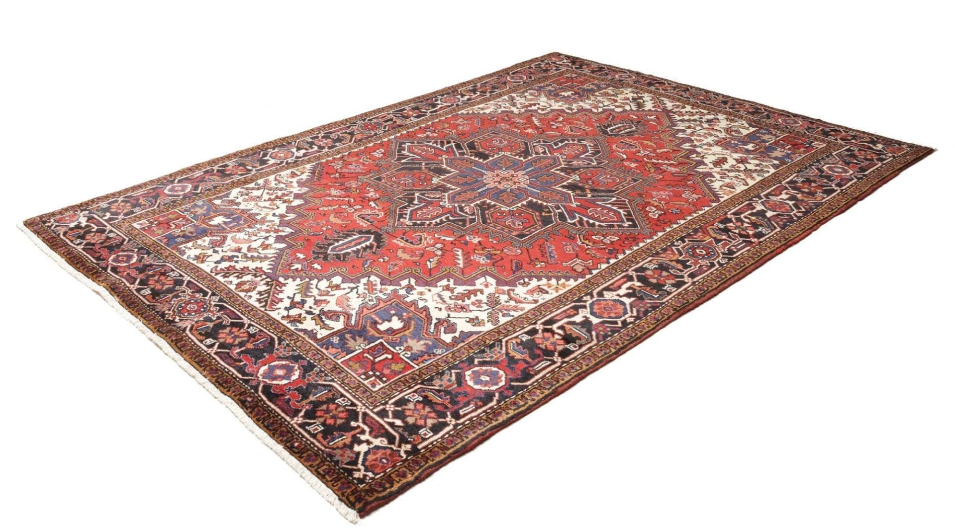Hand-Knotted Wool Heriz Persian Rug, 210 × 290 cm