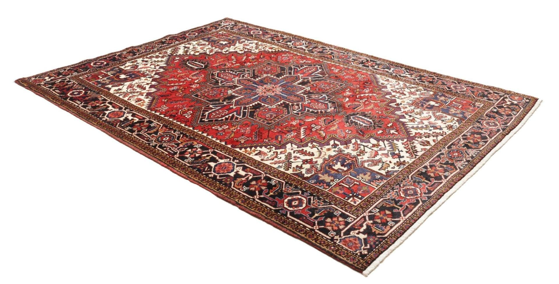 Hand-Knotted Wool Heriz Persian Rug, 210 × 290 cm