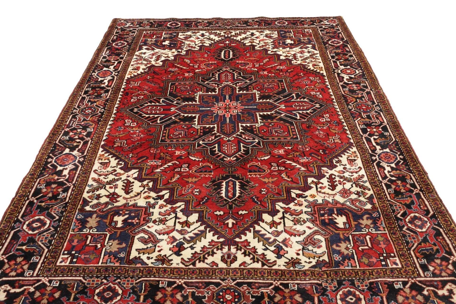 Hand-Knotted Wool Heriz Persian Rug, 210 × 290 cm