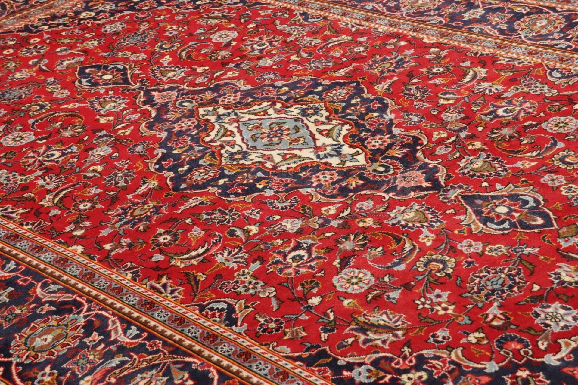 kashan-teppich-201-x-314-cm-schurwolle-perserteppich-handgeknupft-7 Kashan Persian Rug — hand-knotted, 201 × 314 cm, Wool