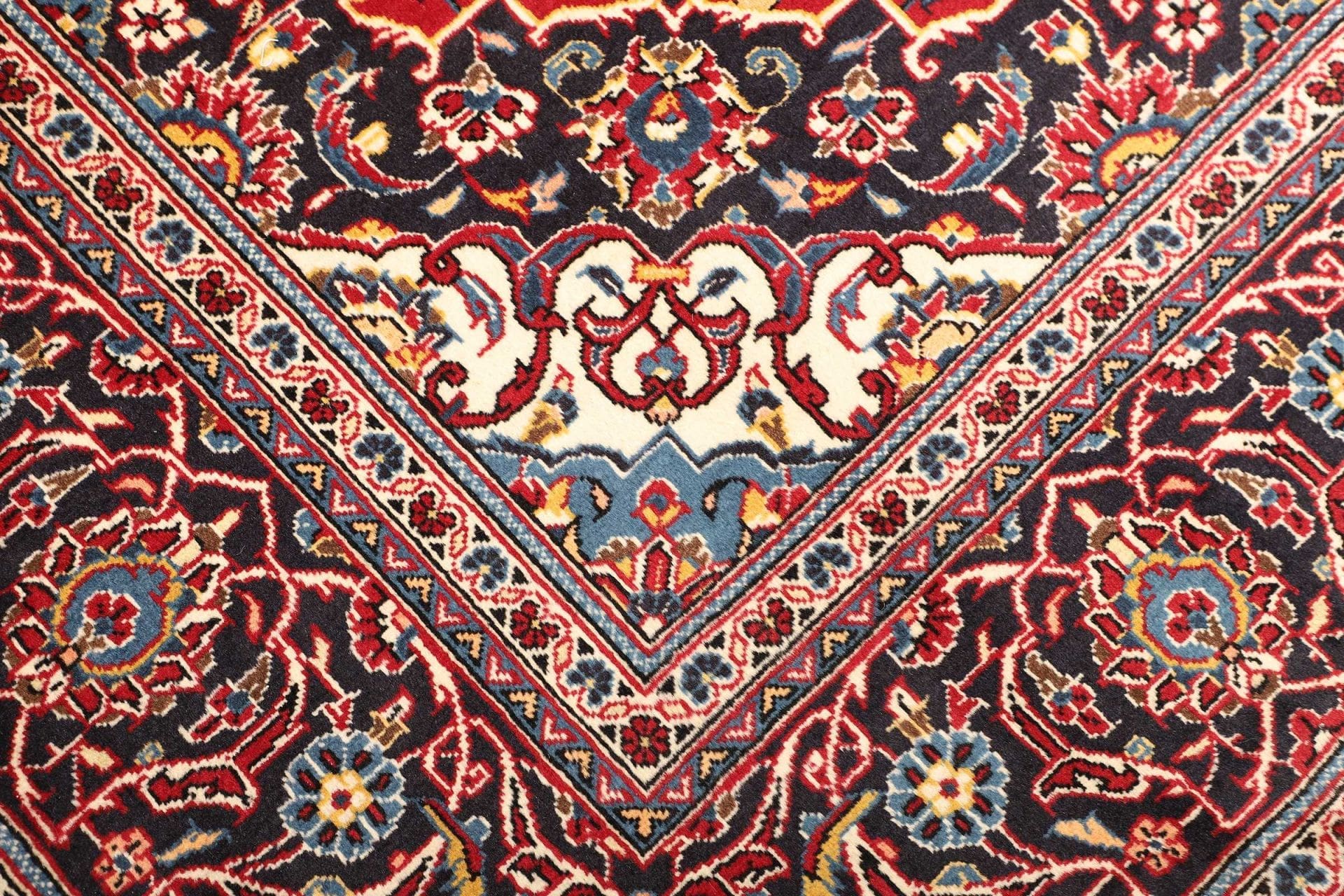 Kashan Persian Rug — hand-knotted, 201 × 307 cm, Wool