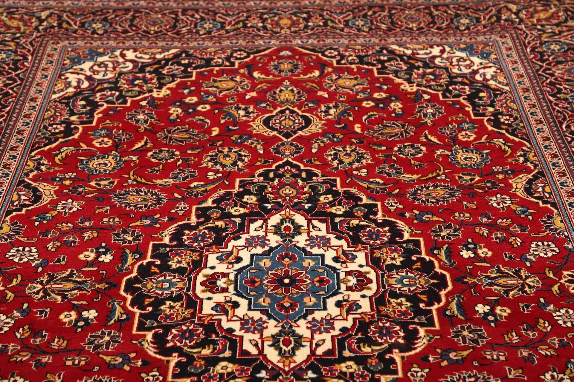 Kashan Persian Rug — hand-knotted, 201 × 307 cm, Wool