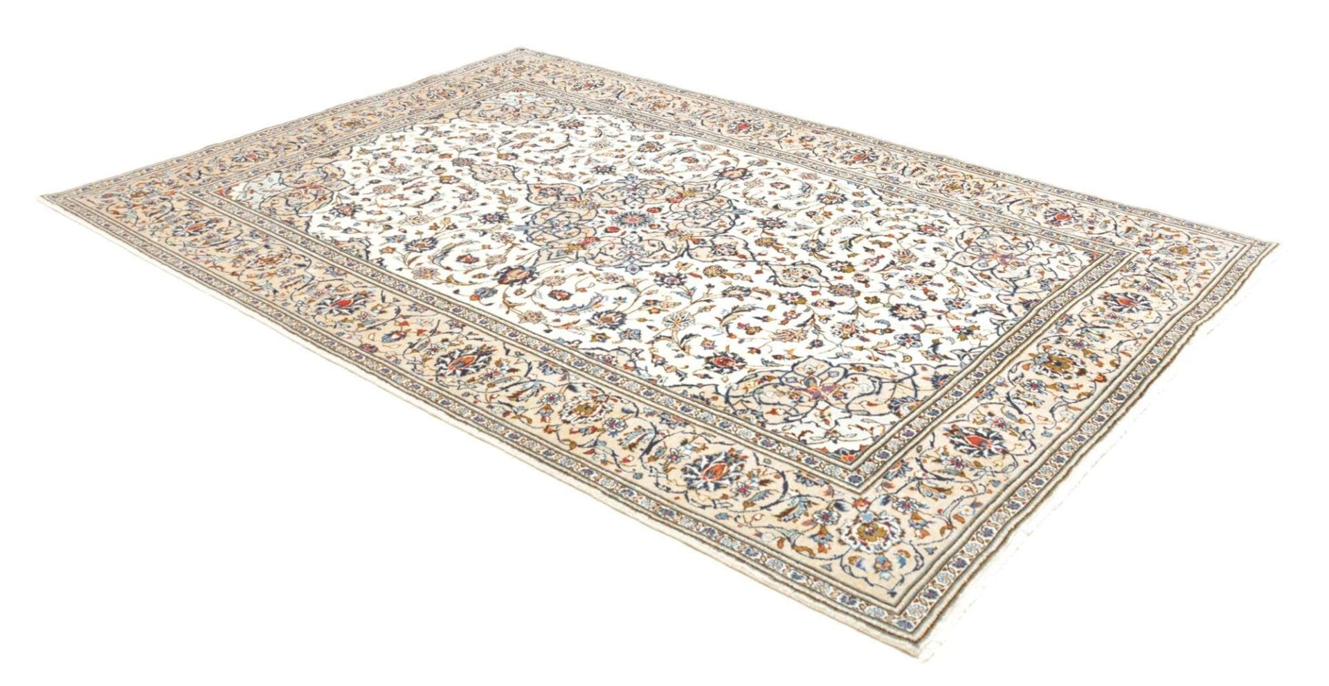 Hand-Knotted Wool Kashan Persian Rug, 203 × 295 cm