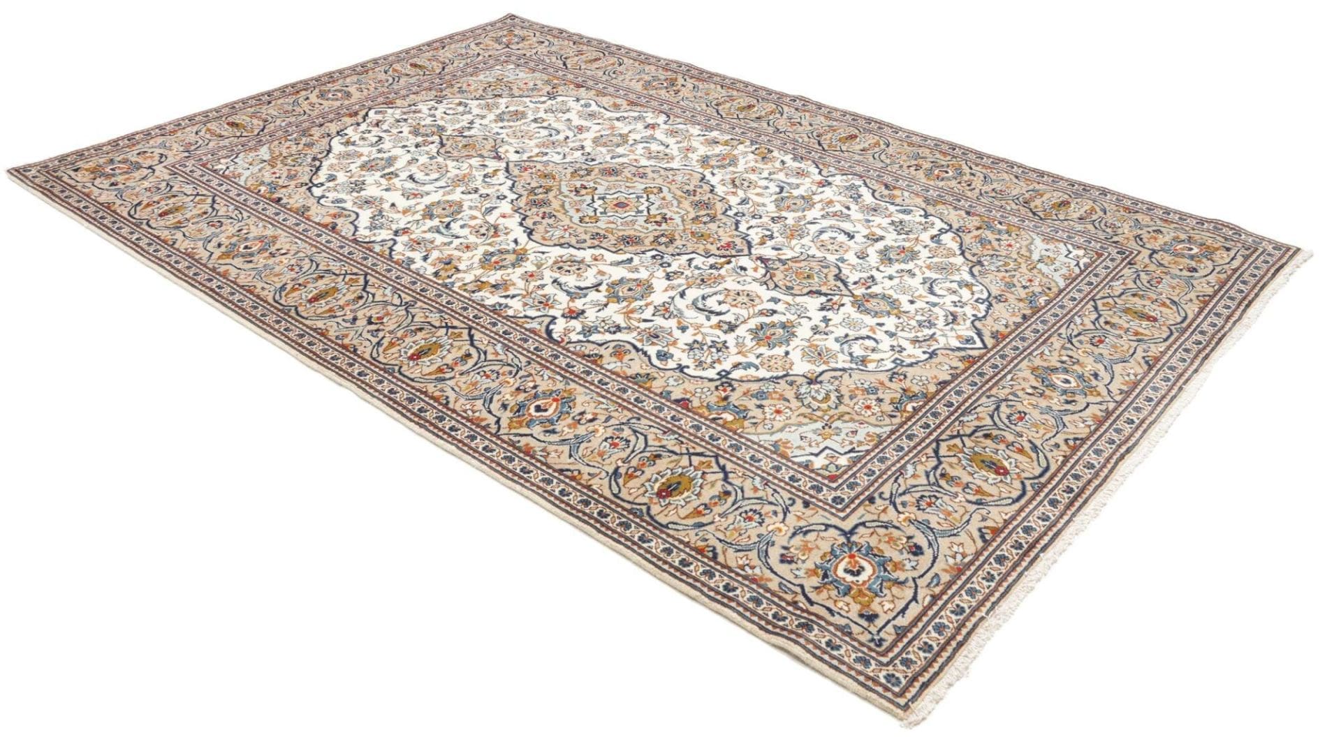 Hand-Knotted Wool Kashan Persian Rug, 203 × 300 cm