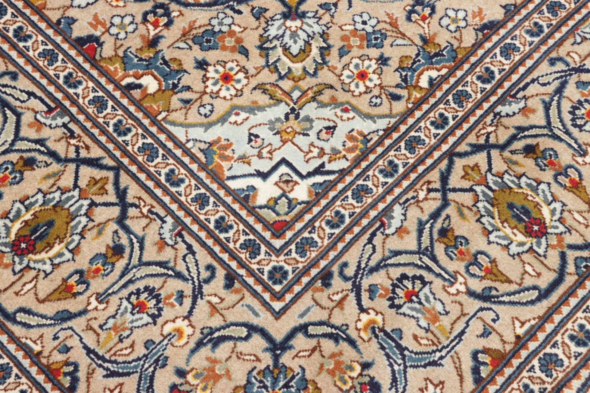 Hand-Knotted Wool Kashan Persian Rug, 203 × 300 cm