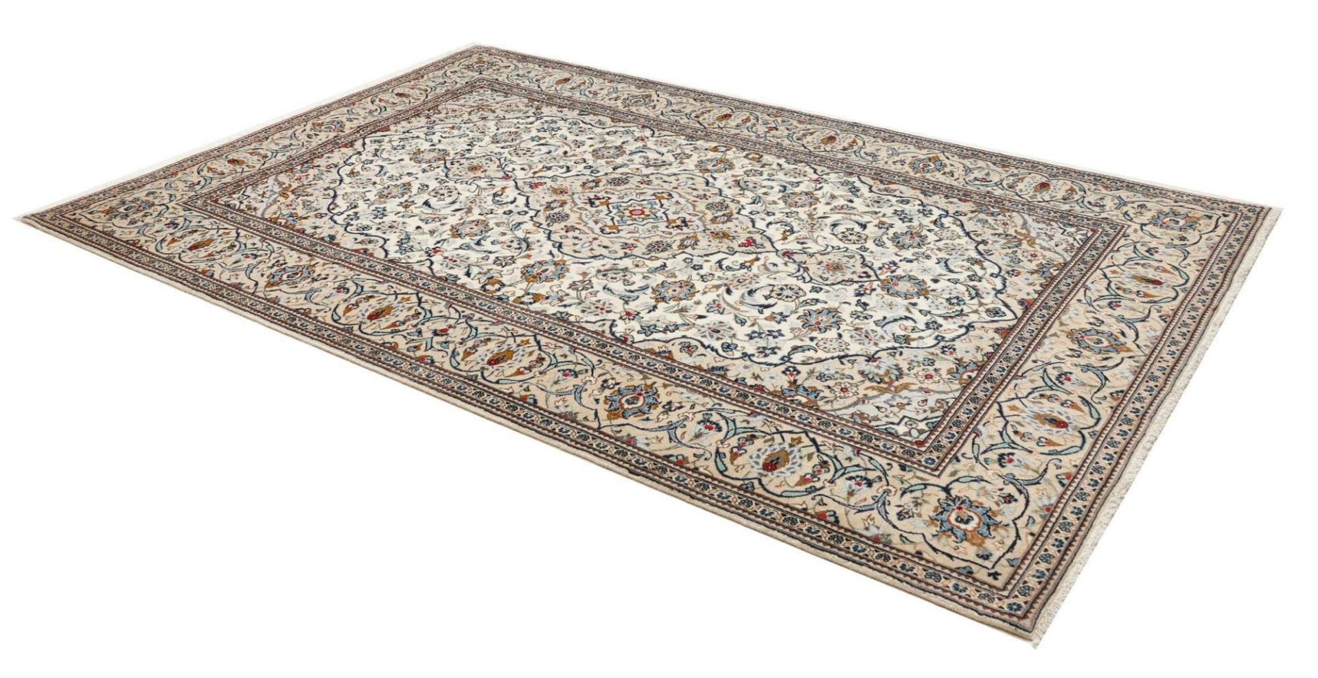 Hand-Knotted Wool Kashan Persian Rug, 198 × 294 cm