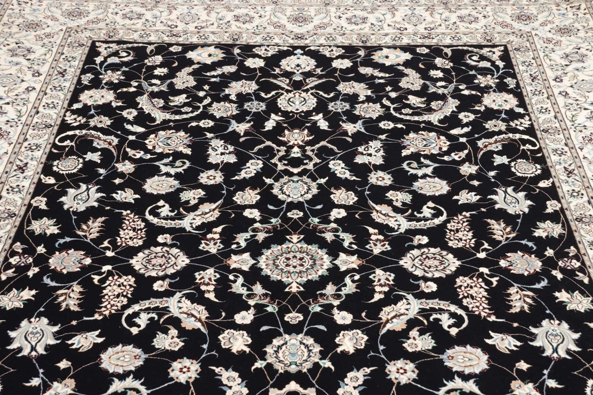 Nain Persian Rug 206 × 306 cm, Wool, hand-knotted