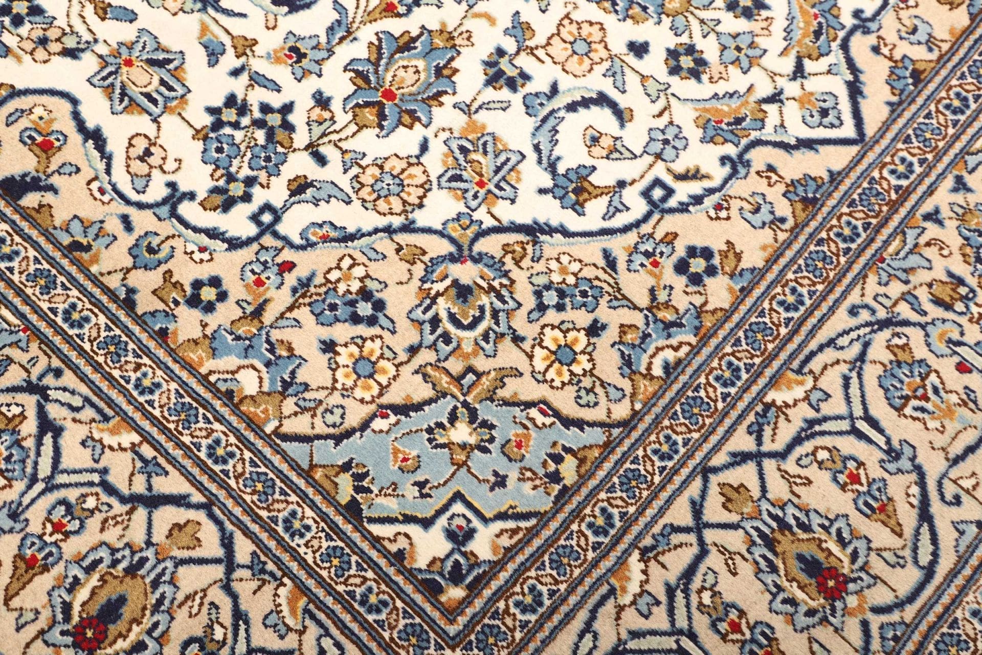 Kashan Persian Rug — hand-knotted, 196 × 295 cm, Wool