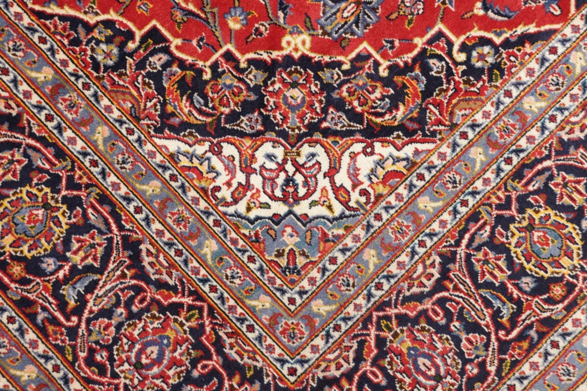 Hand-Knotted Wool Kashan Persian Rug, 203 × 304 cm