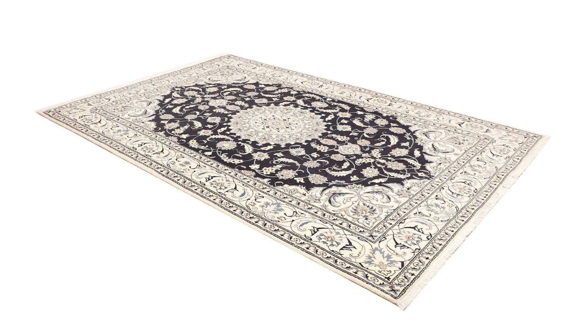 Hand-Knotted Wool Nain Persian Rug, 193 × 290 cm