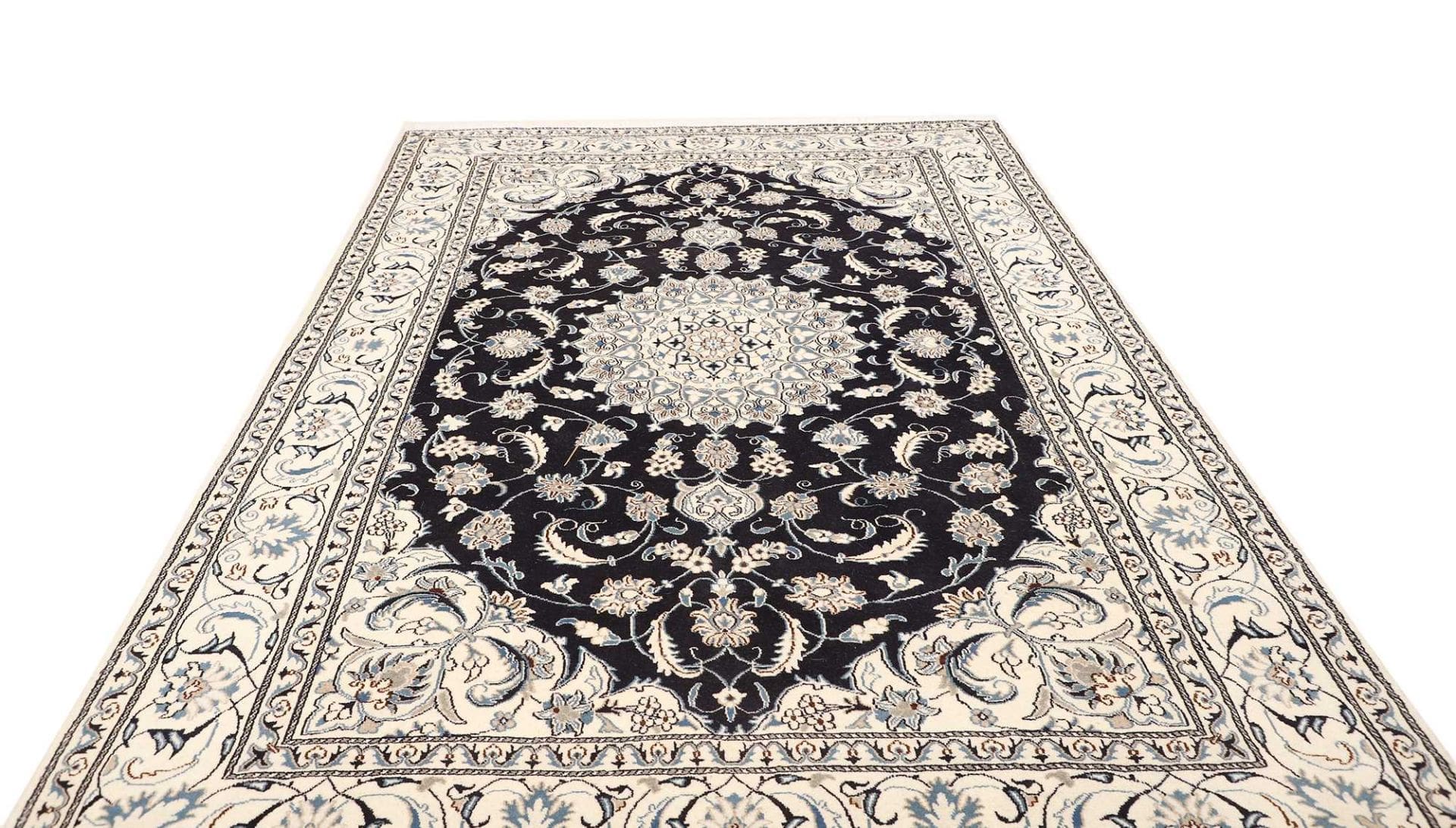 Hand-Knotted Wool Nain Persian Rug, 193 × 290 cm