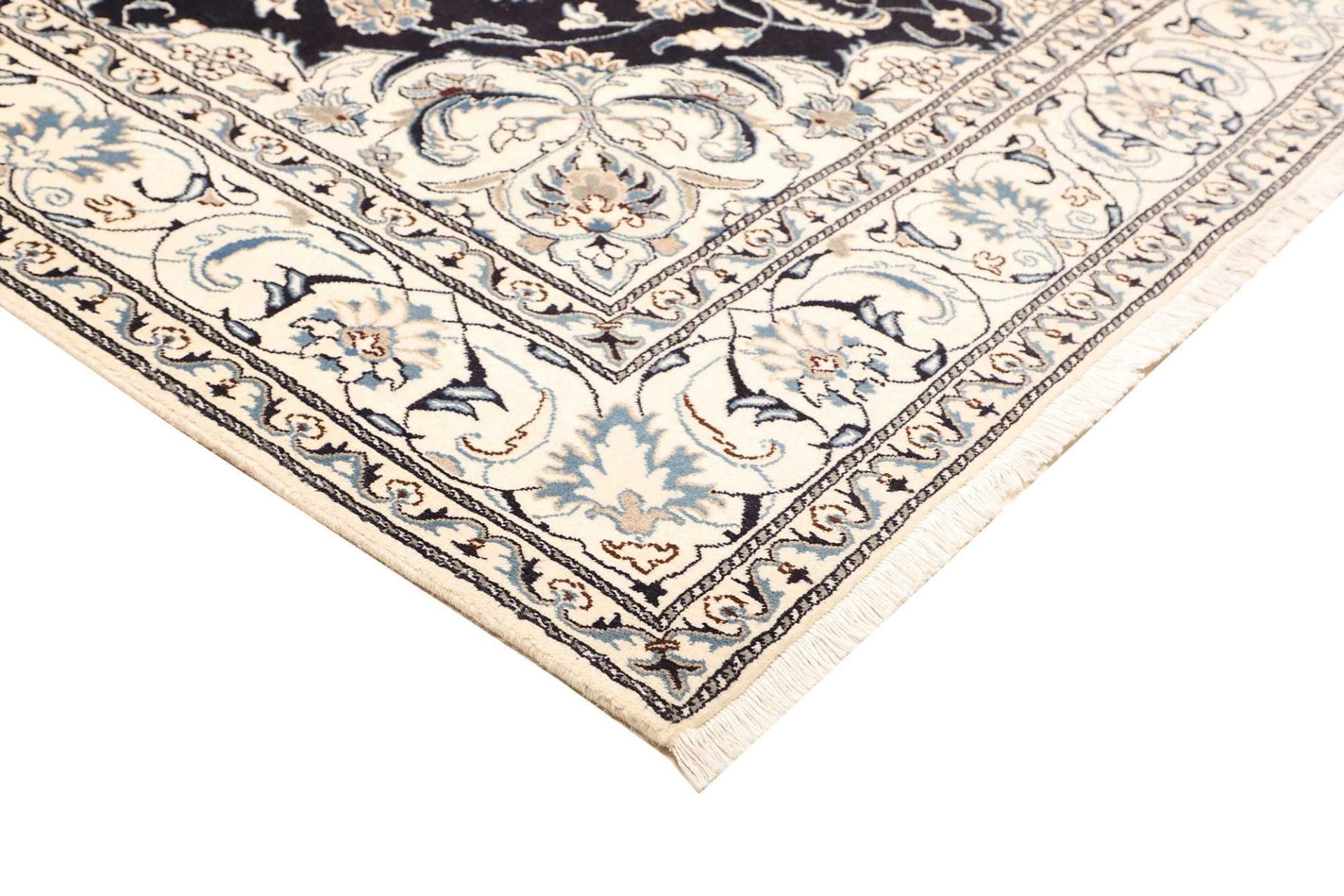 Hand-Knotted Wool Nain Persian Rug, 193 × 290 cm