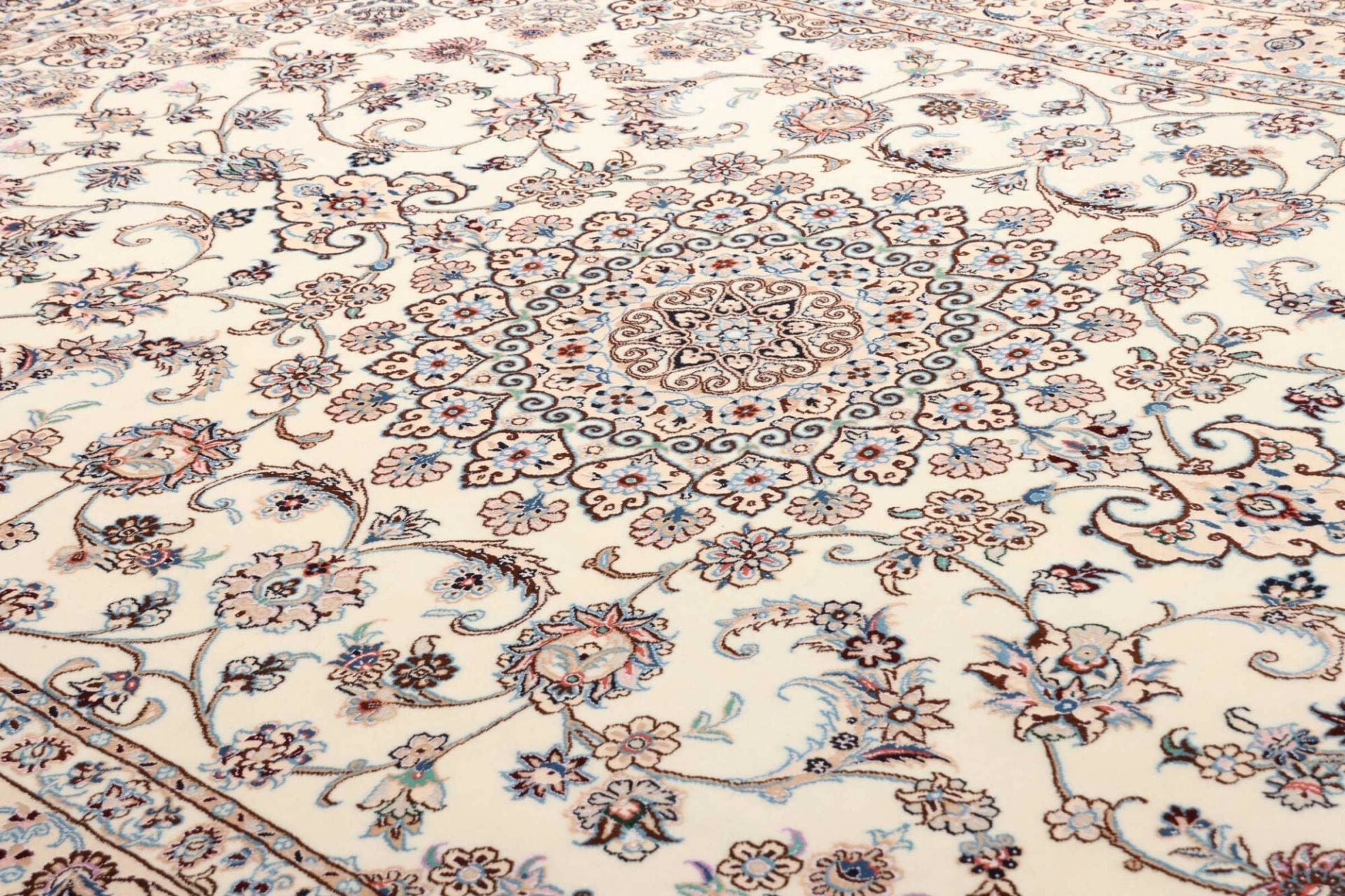 Nain Persian Rug 208 × 317 cm, Wool, hand-knotted