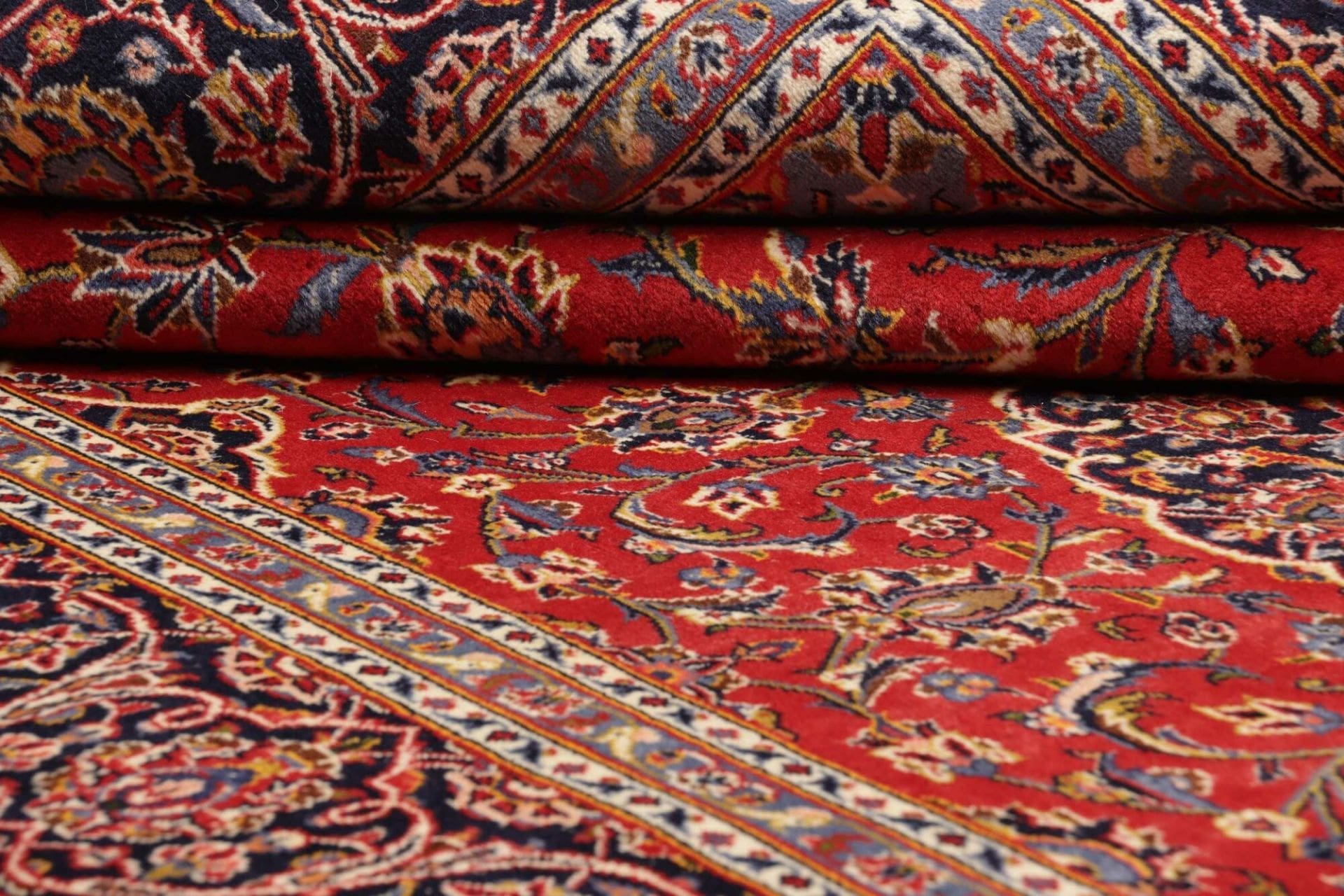 Kashan Persian Rug 207 × 313 cm, Wool, hand-knotted