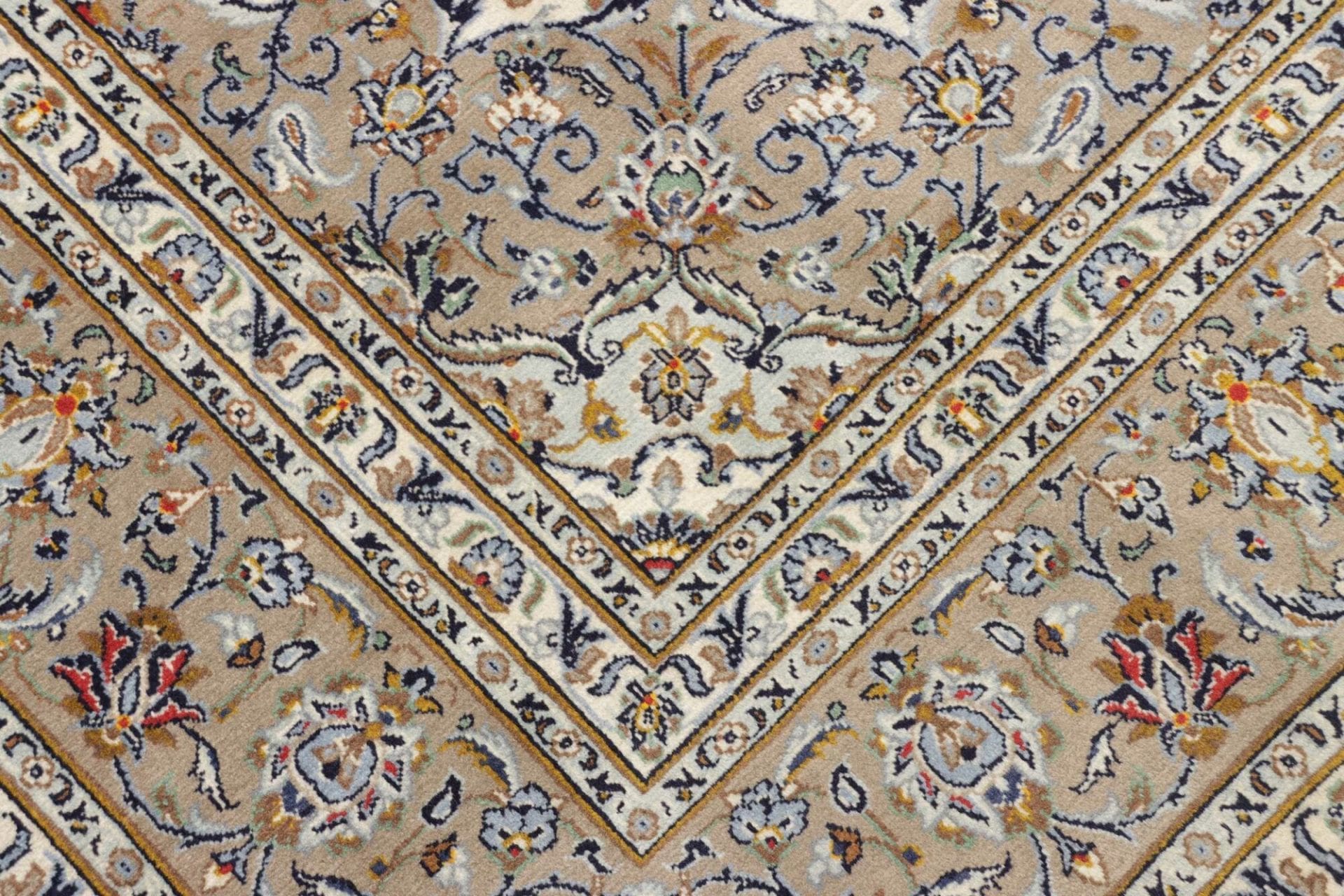 Hand-Knotted Wool Kashan Persian Rug, 210 × 300 cm