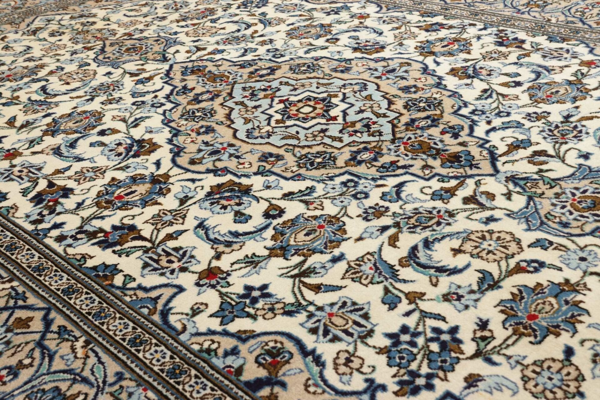 Kashan Persian Rug — hand-knotted, 200 × 304 cm, Wool
