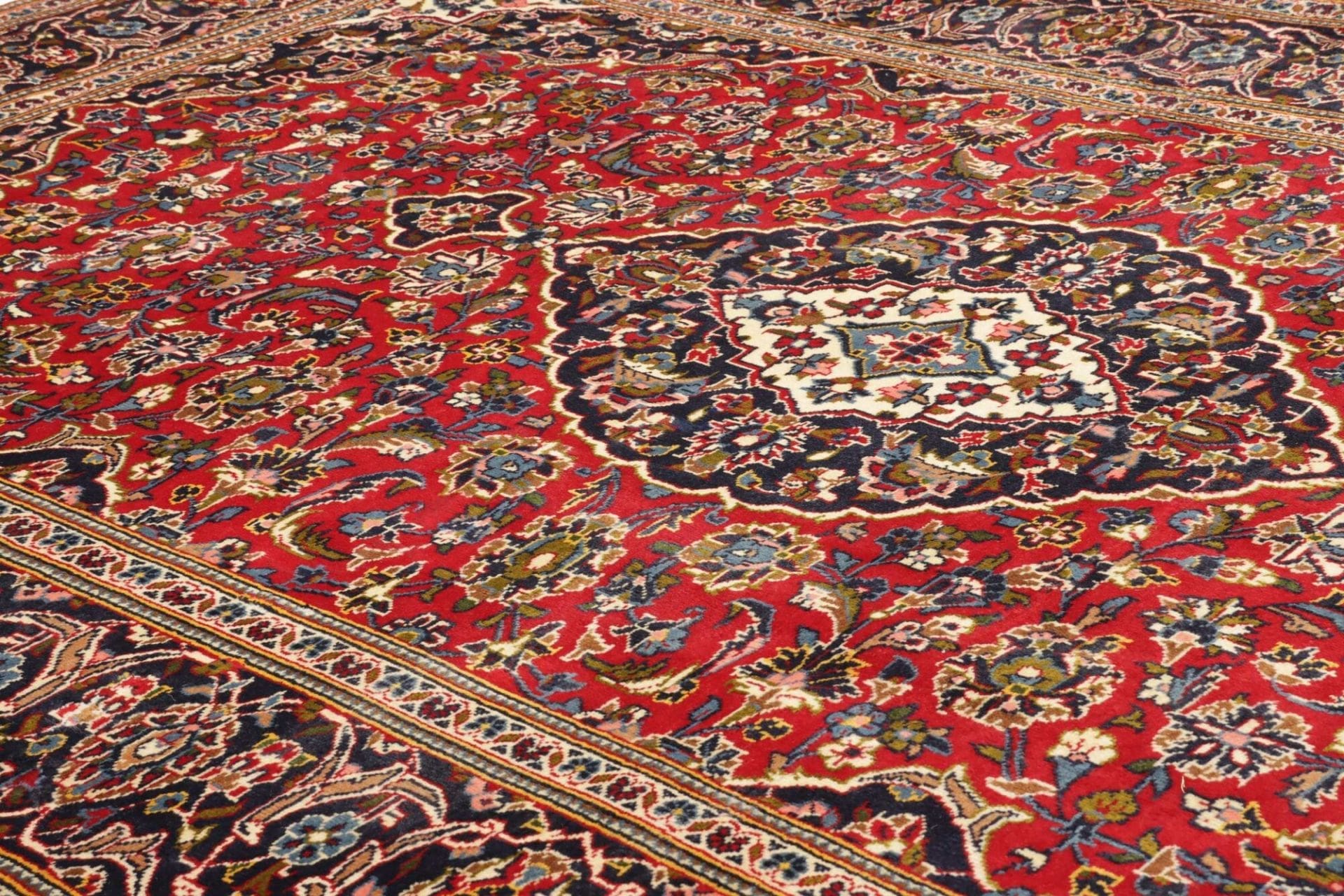 Hand-Knotted Wool Kashan Persian Rug, 208 × 304 cm