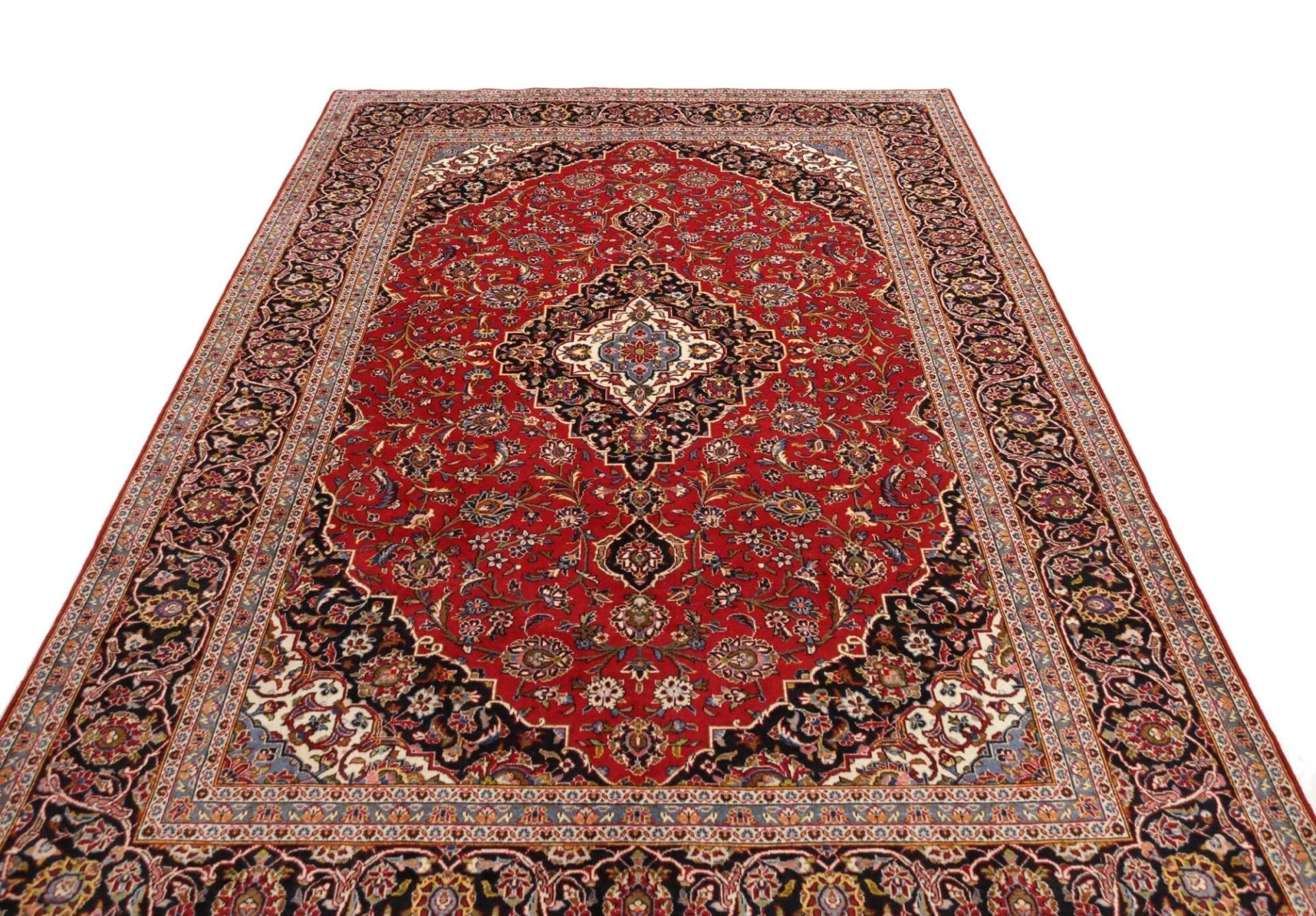 Hand-Knotted Wool Kashan Persian Rug, 203 × 305 cm