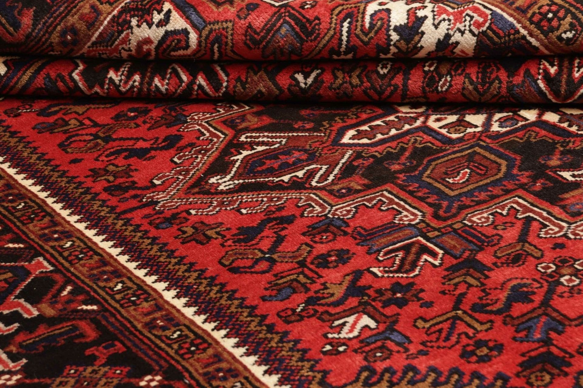 Heriz Persian Rug 207 × 293 cm, Wool, hand-knotted