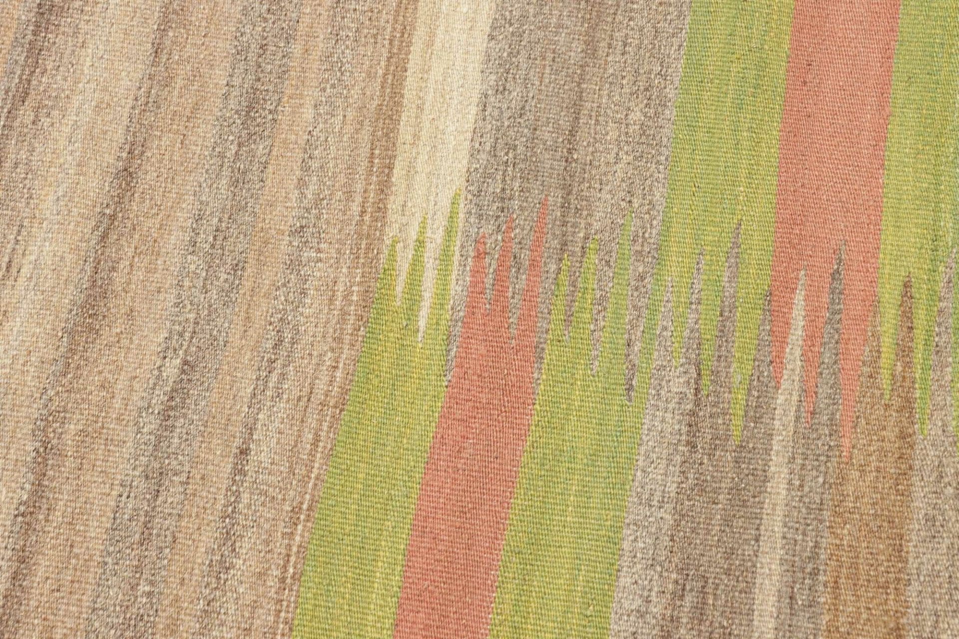 Hand-Woven Wool Kilim Persian Rug, 220 × 317 cm