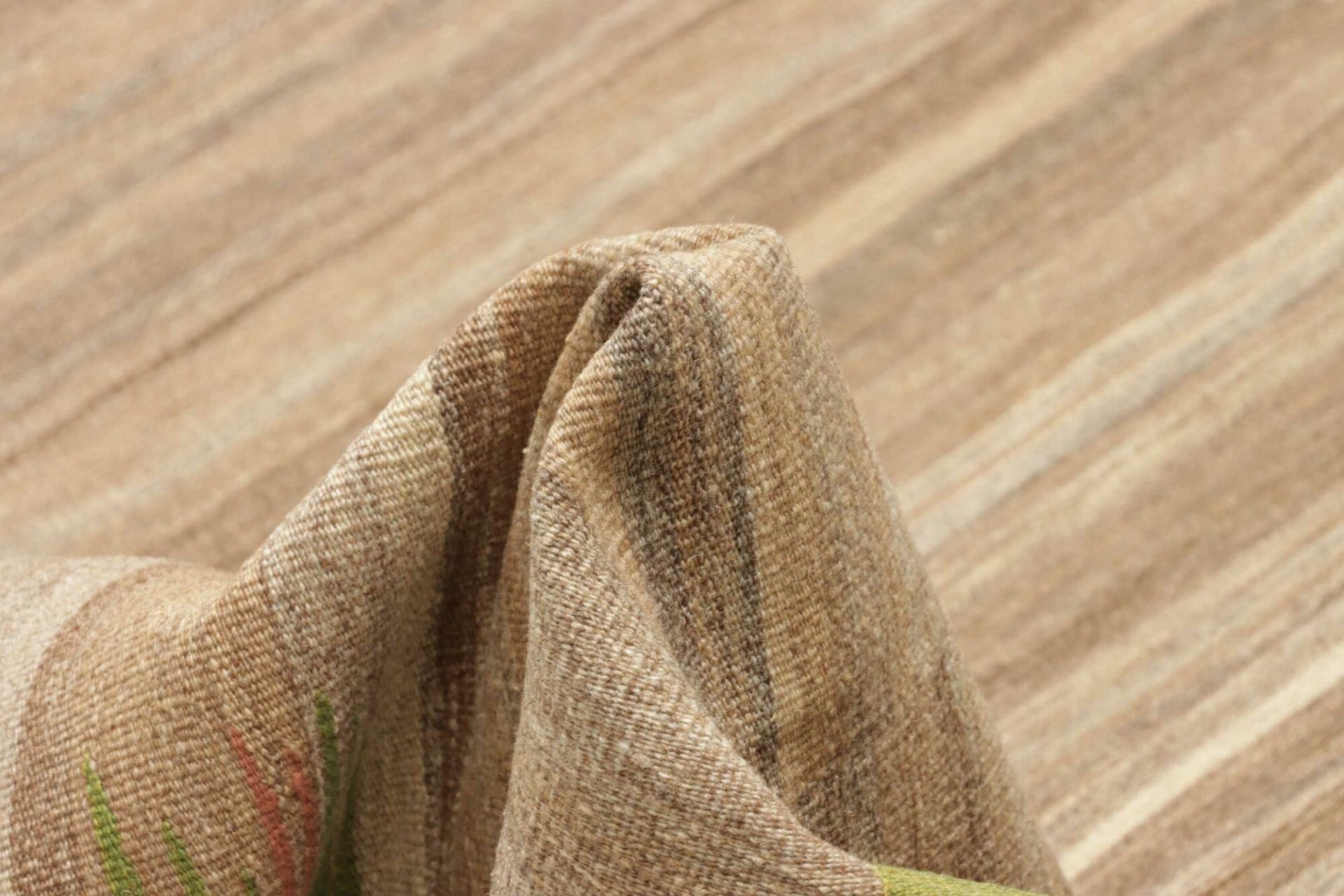 Hand-Woven Wool Kilim Persian Rug, 220 × 317 cm