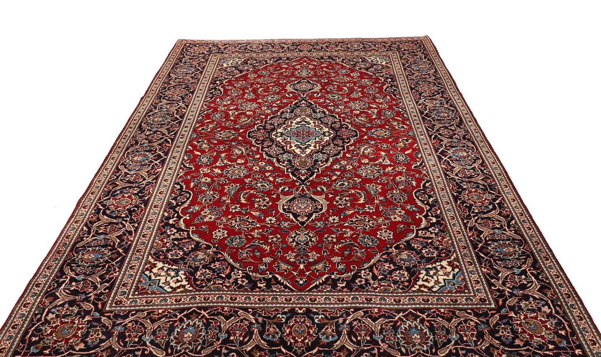 Hand-Knotted Wool Kashan Persian Rug, 203 × 303 cm