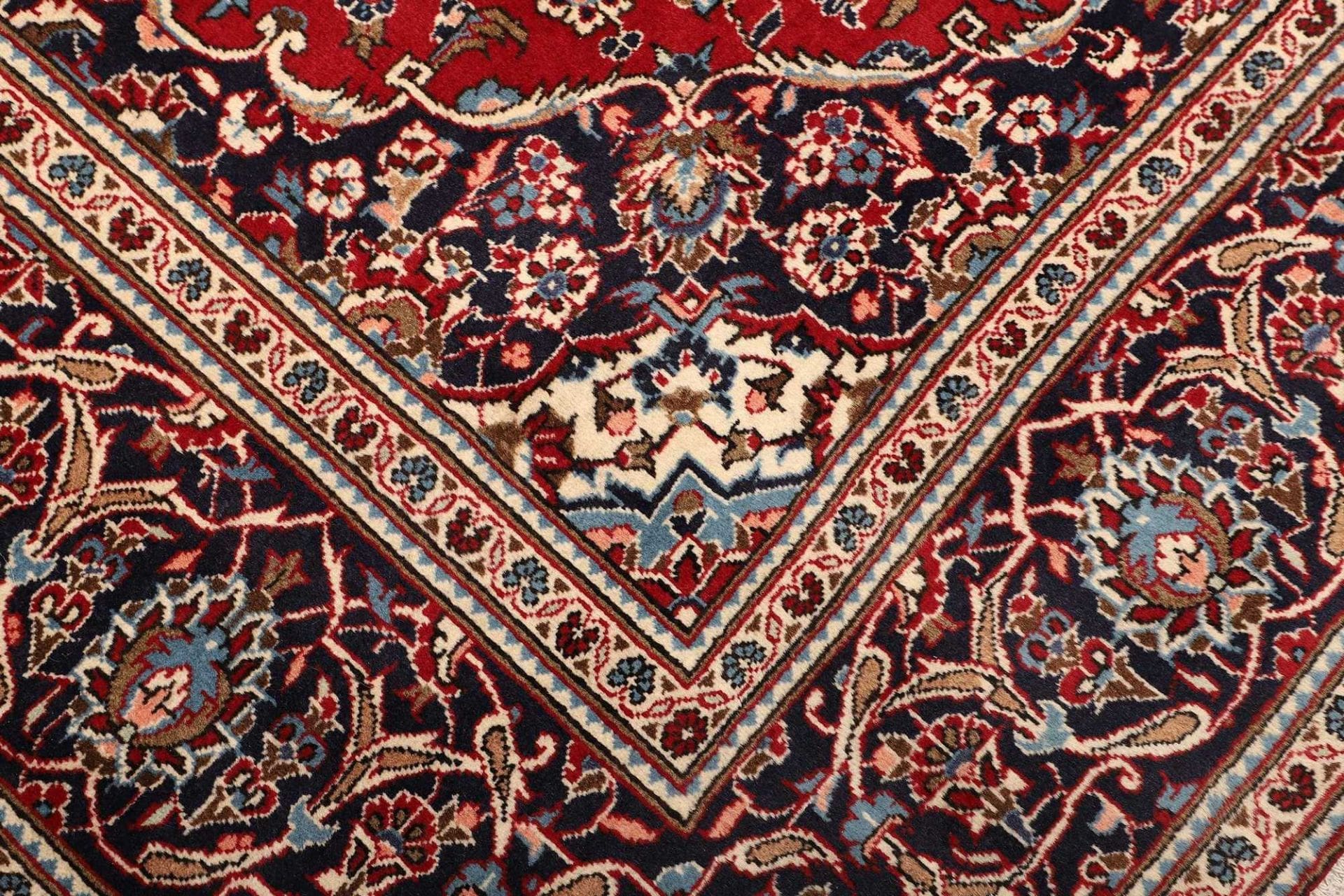 Hand-Knotted Wool Kashan Persian Rug, 203 × 303 cm