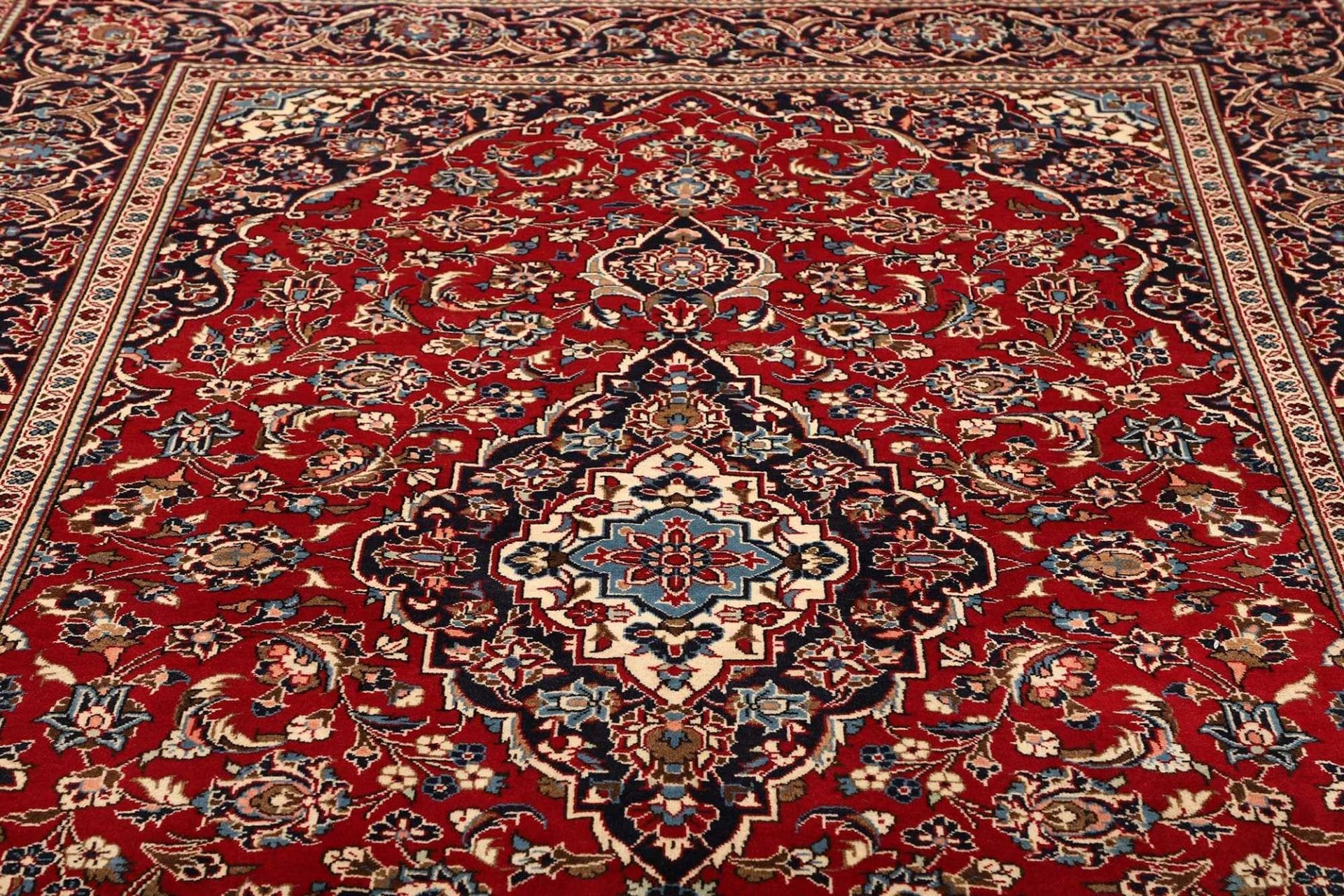 Hand-Knotted Wool Kashan Persian Rug, 203 × 303 cm
