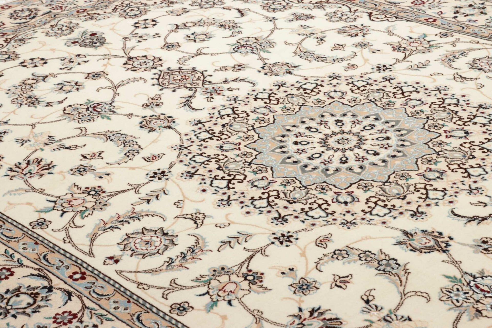 Nain Persian Rug 211 × 312 cm, Wool, hand-knotted