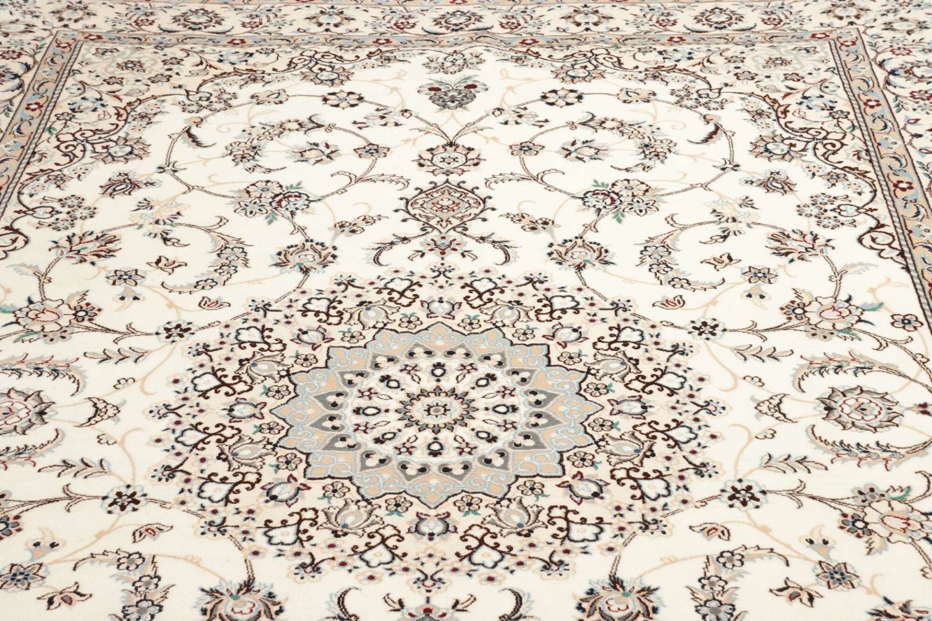 Nain Persian Rug 211 × 312 cm, Wool, hand-knotted